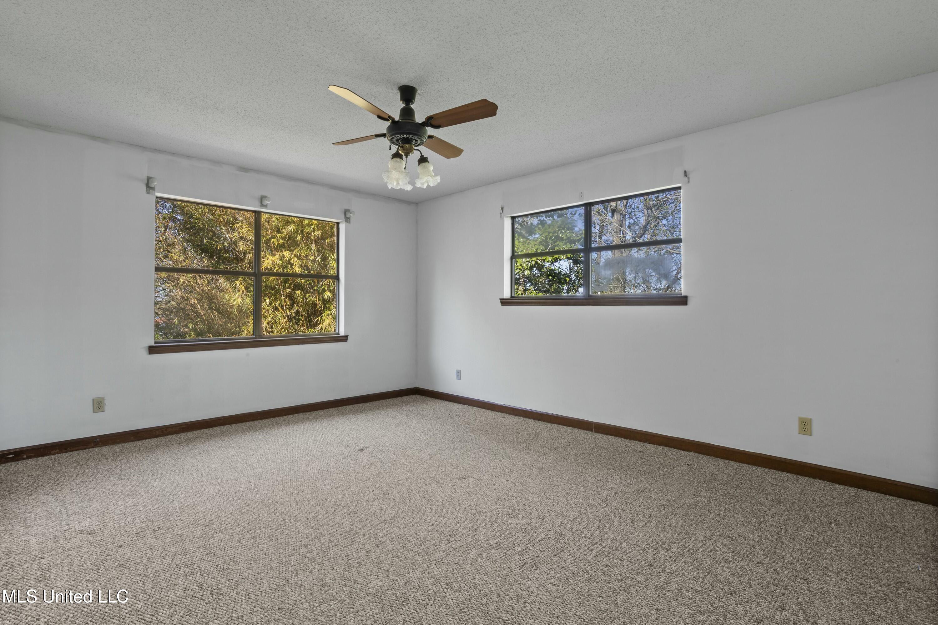 1105 Le Voyageur Drive