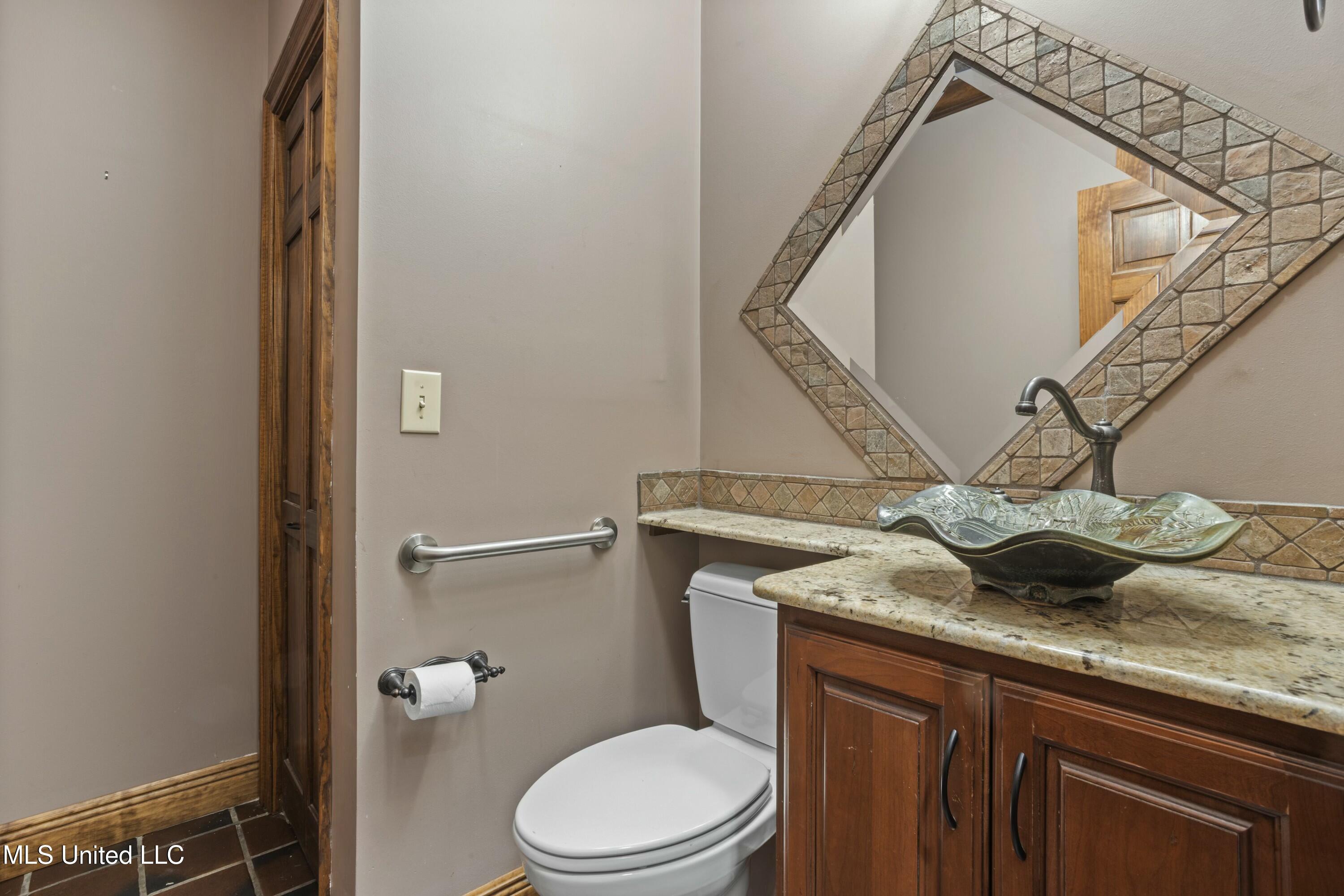 1105 Le Voyageur Drive