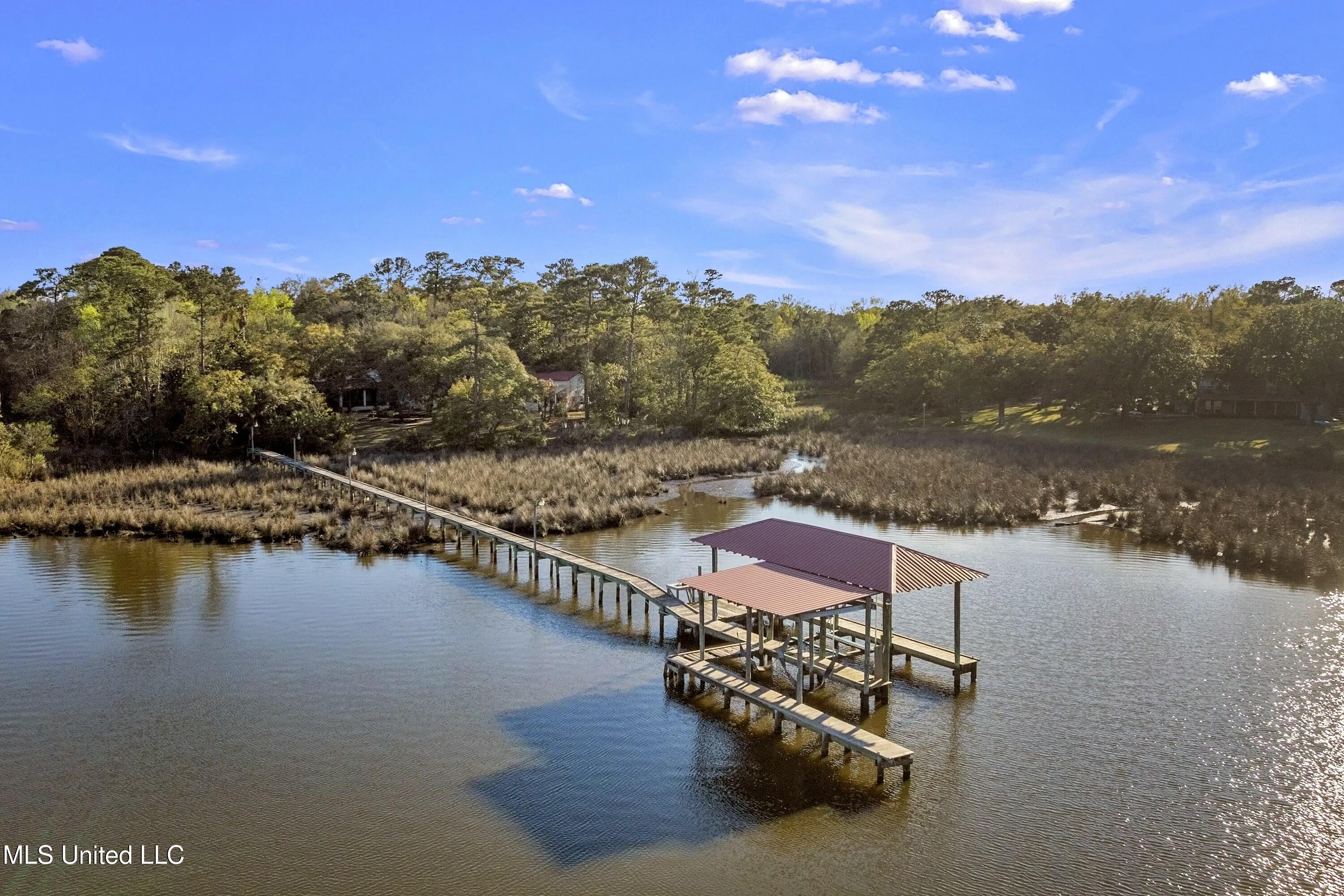 1105 Le Voyageur Drive