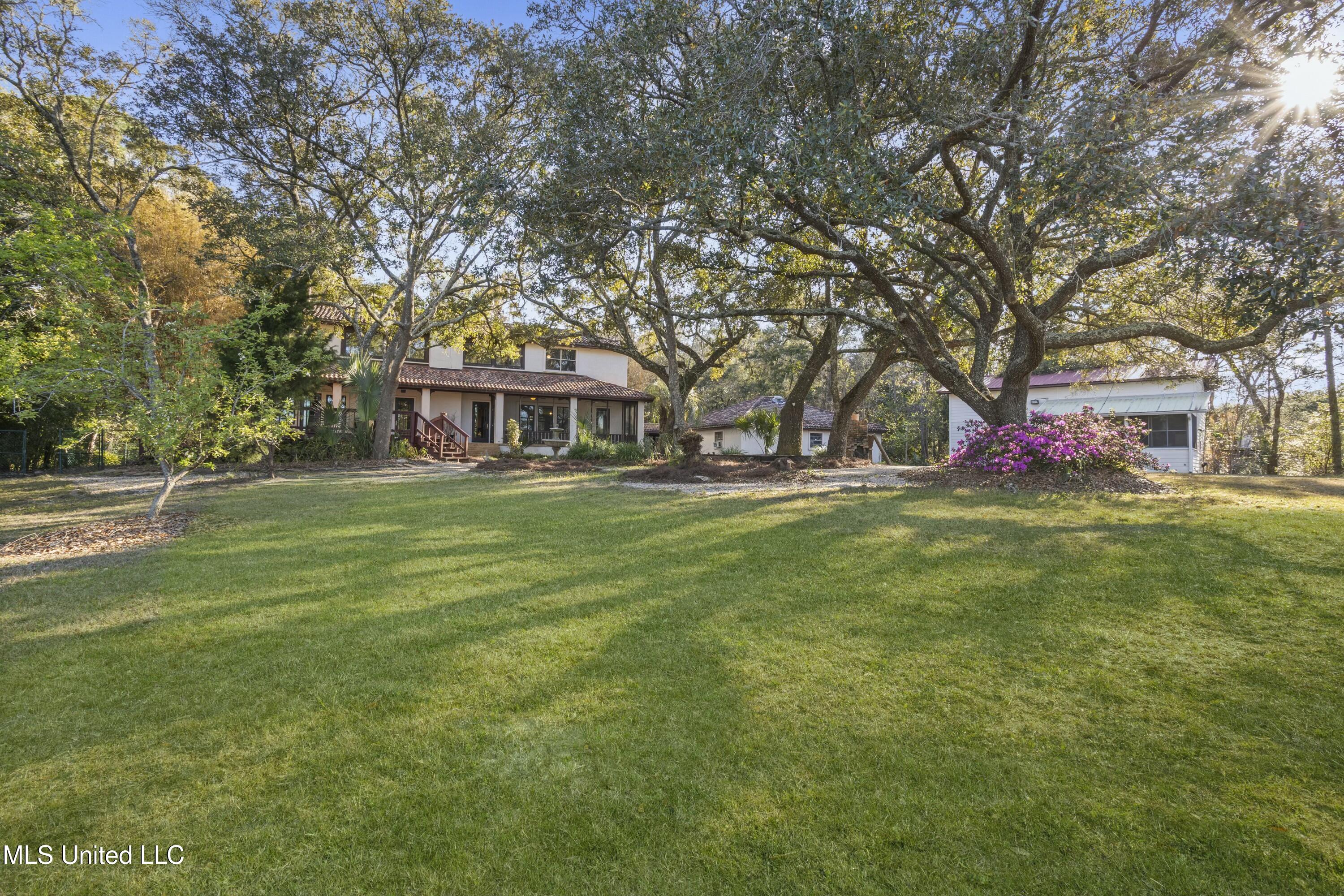 1105 Le Voyageur Drive