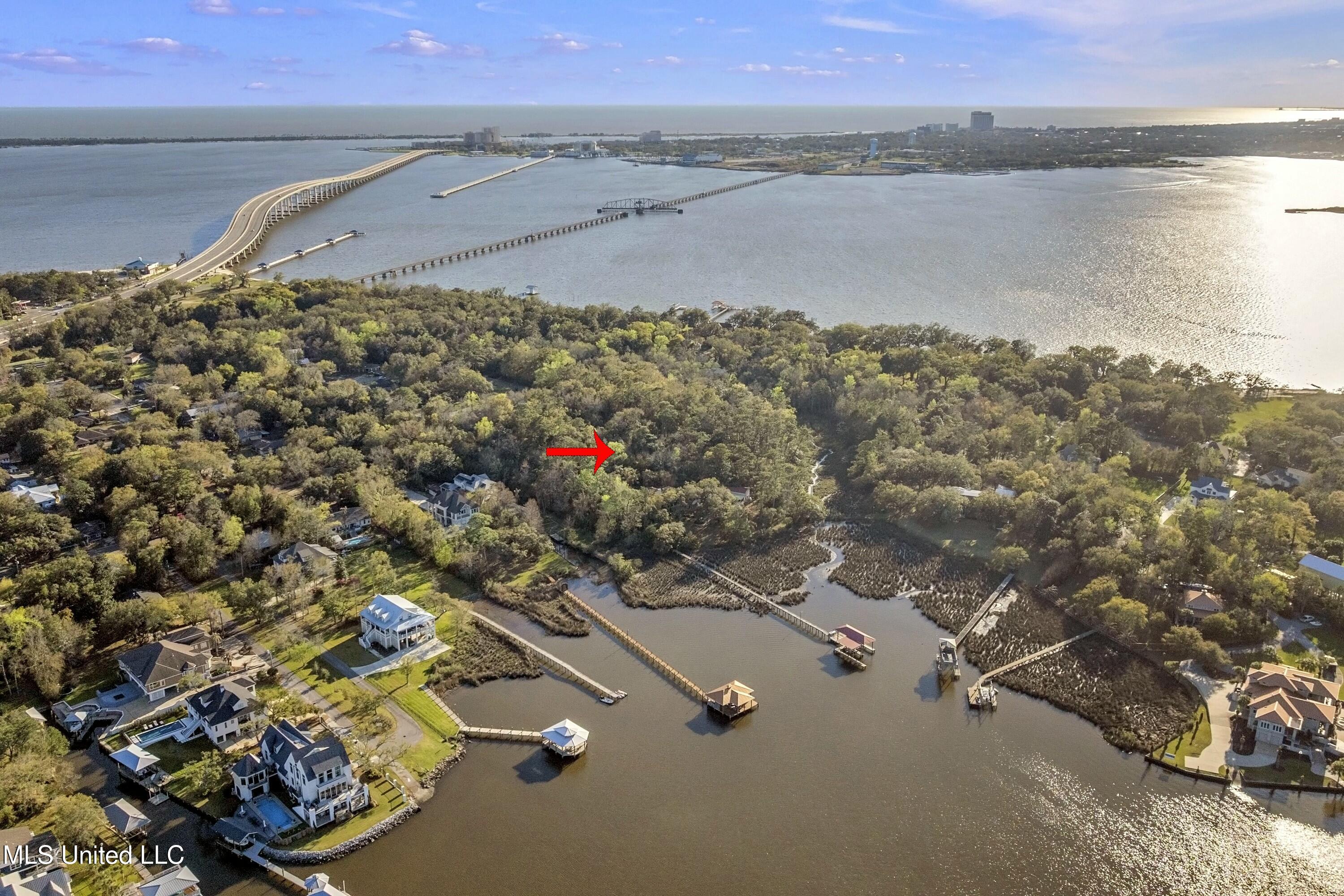 1105 Le Voyageur Drive