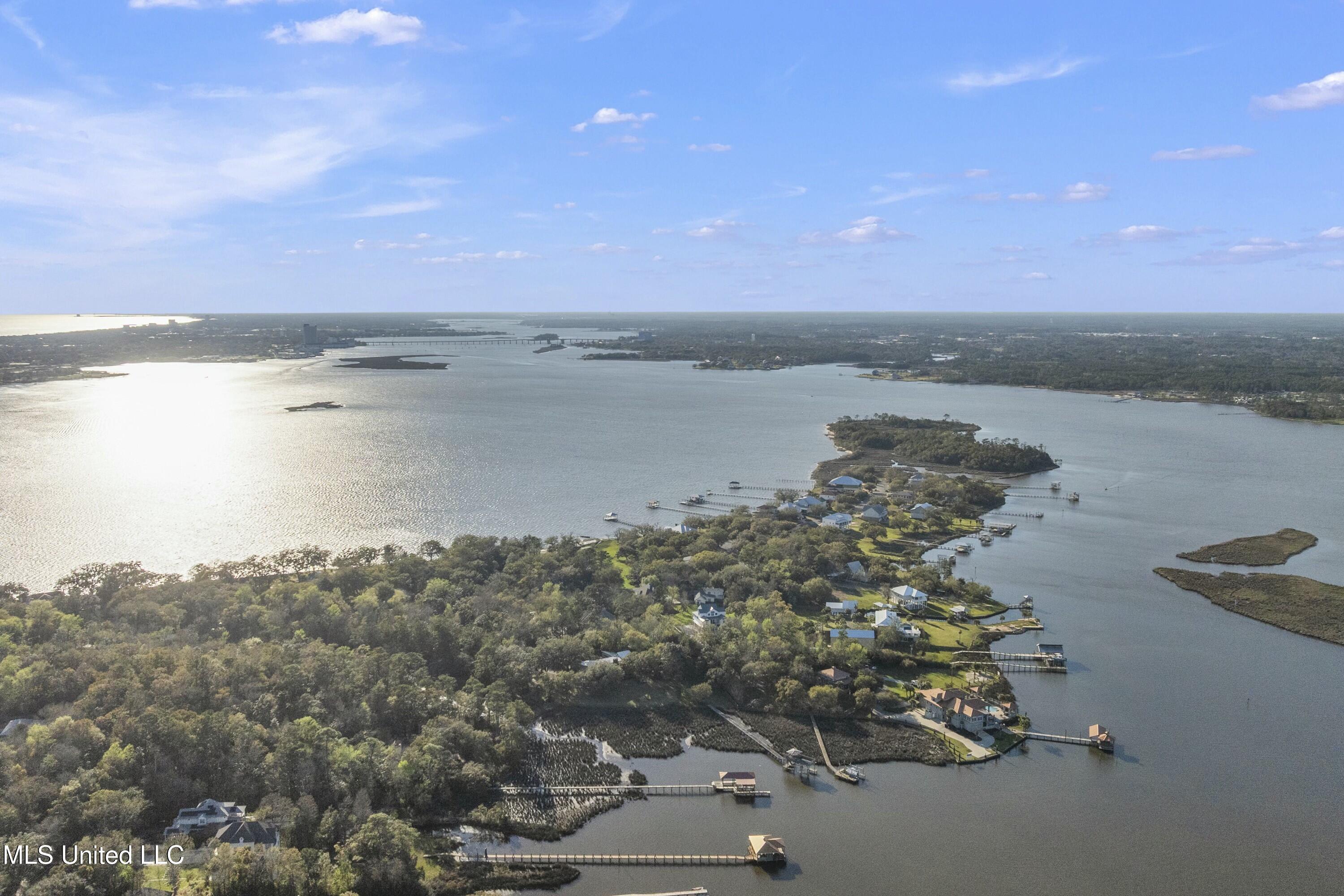 1105 Le Voyageur Drive