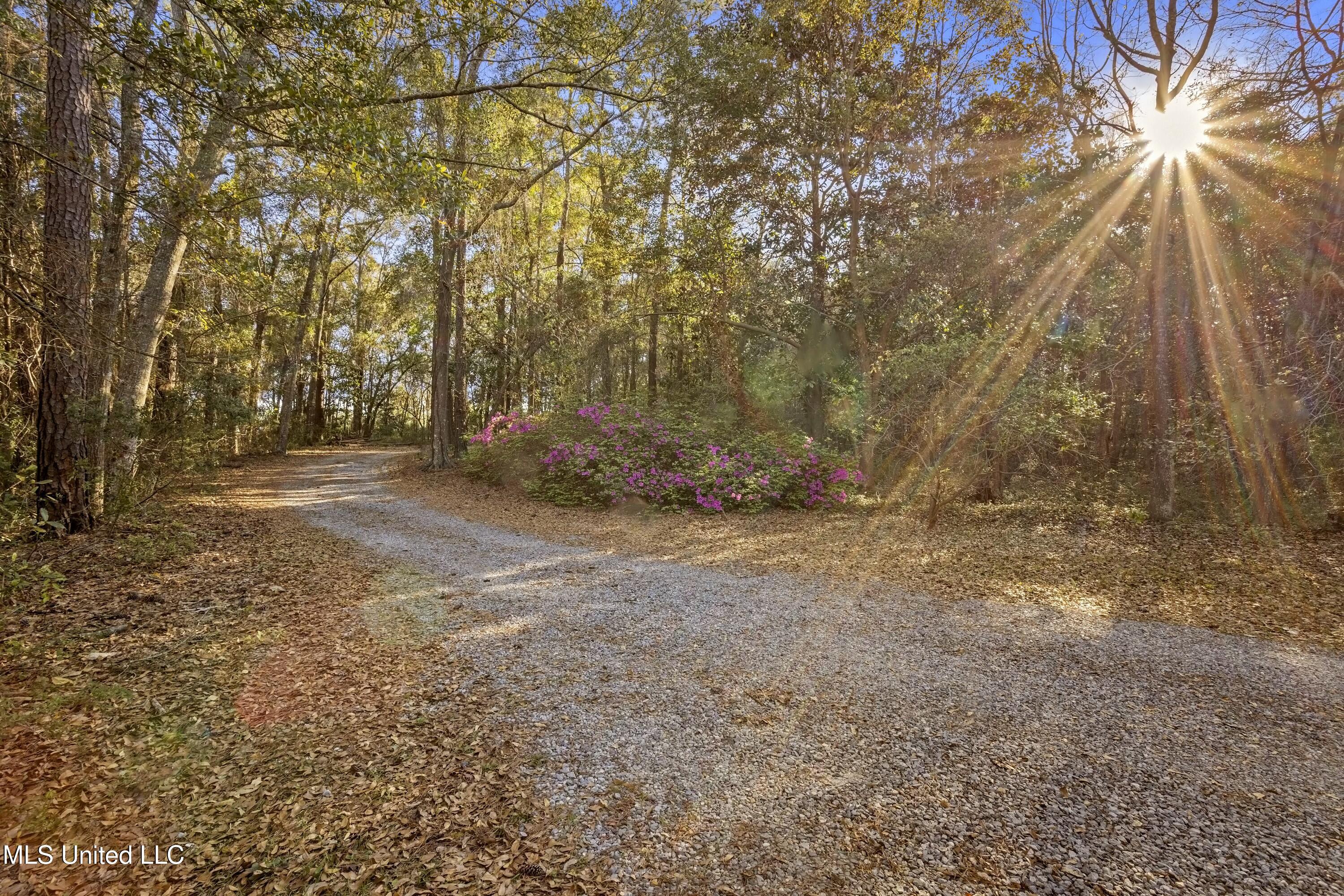 1105 Le Voyageur Drive