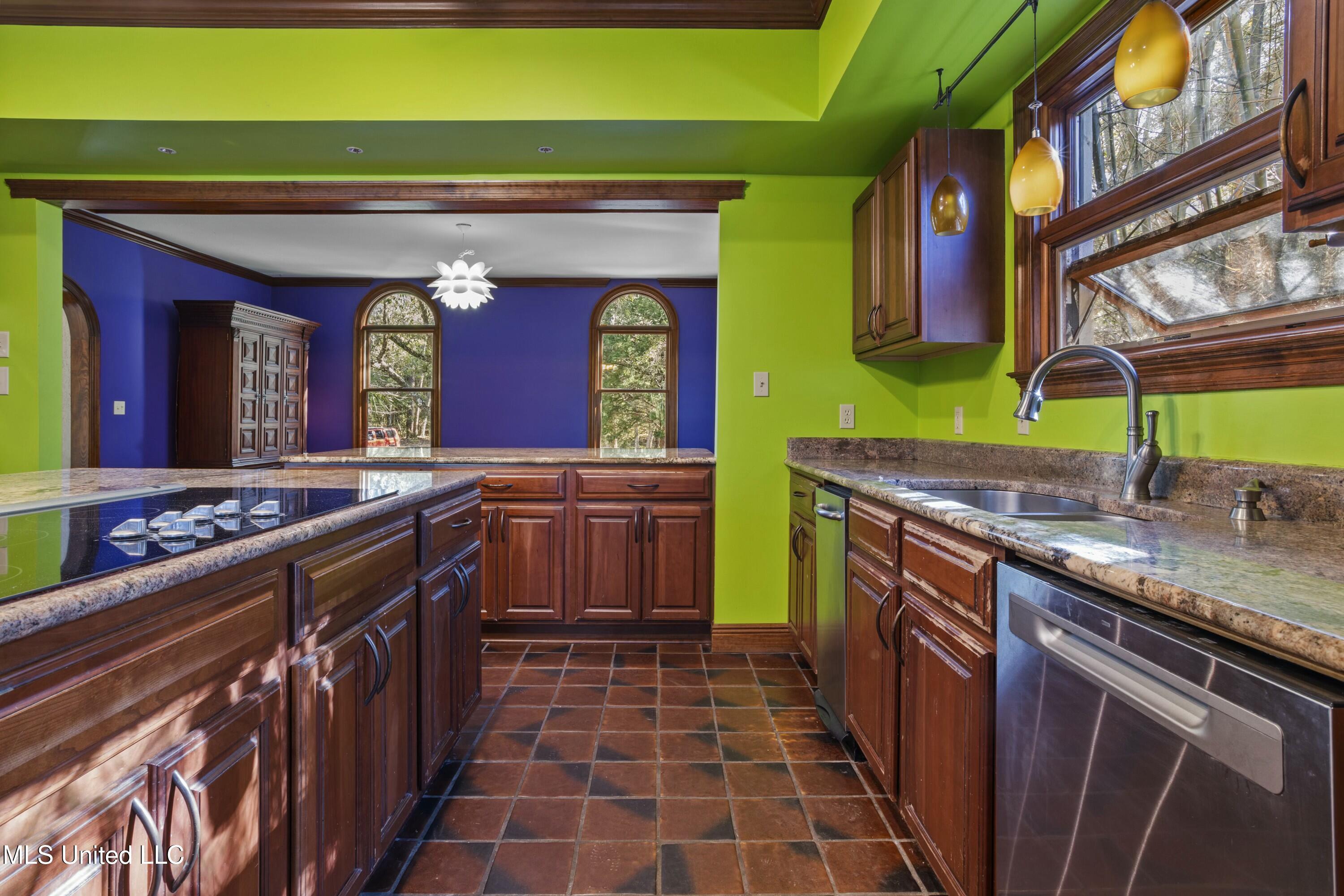 1105 Le Voyageur Drive