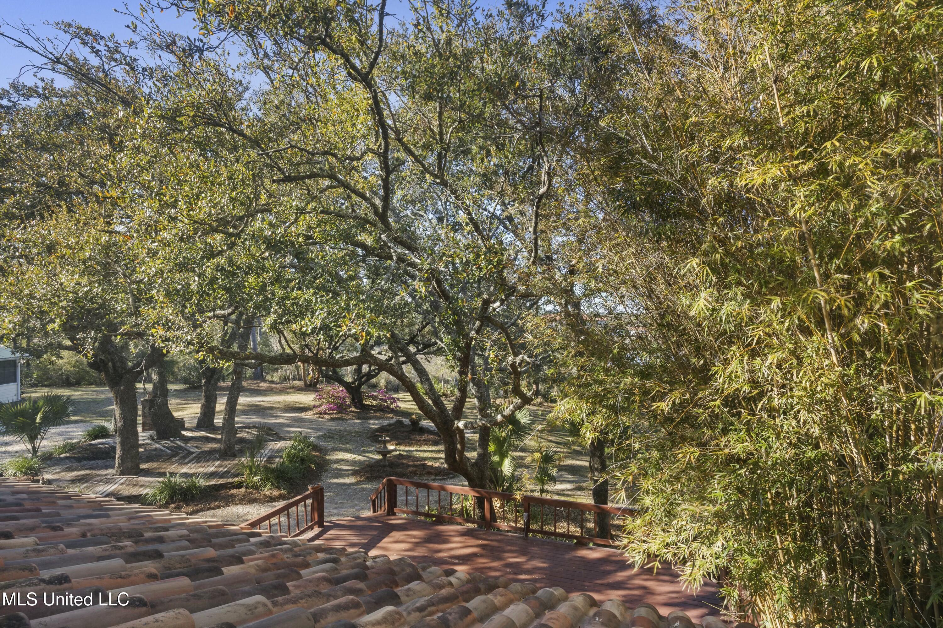 1105 Le Voyageur Drive