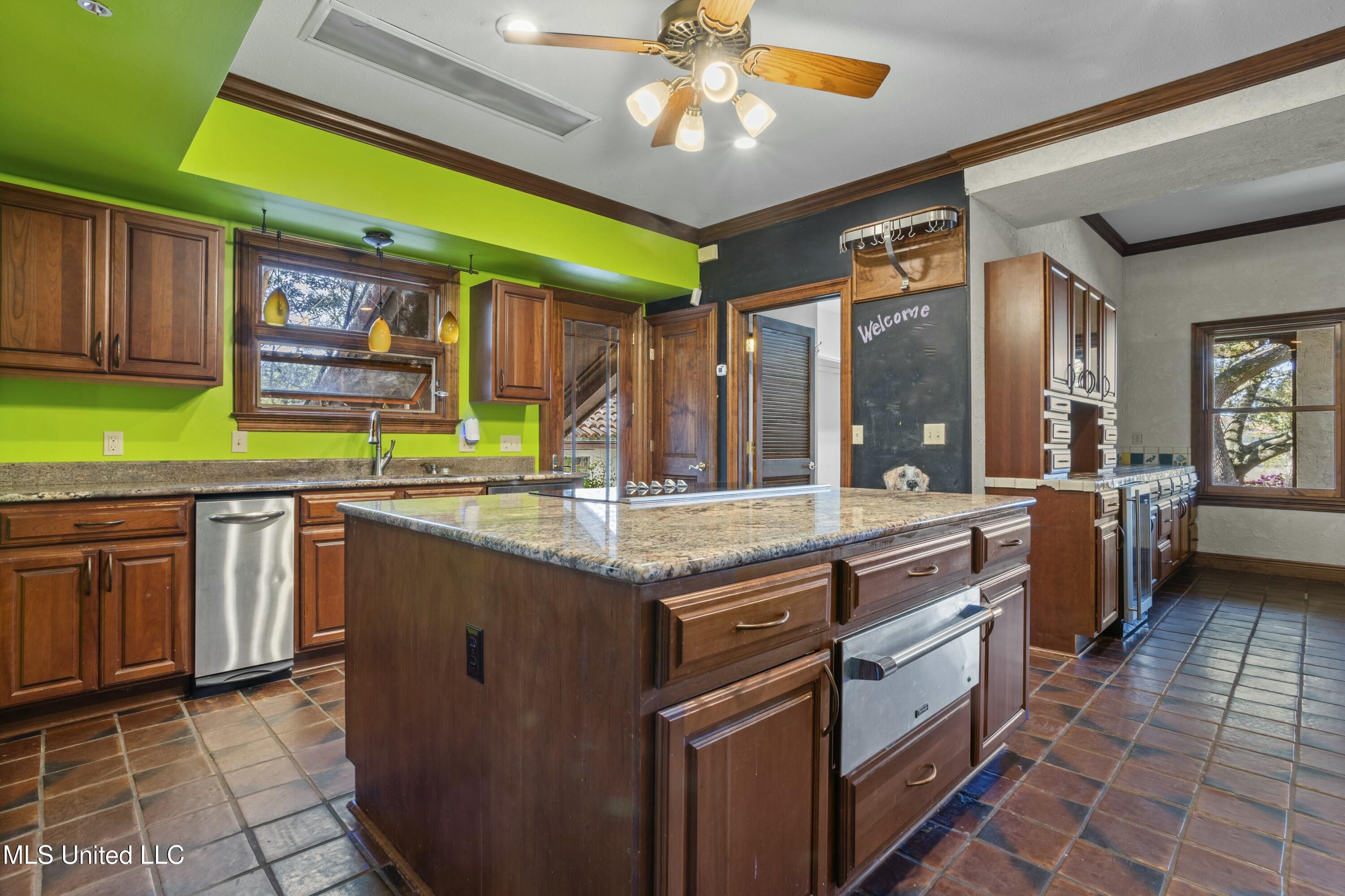 1105 Le Voyageur Drive