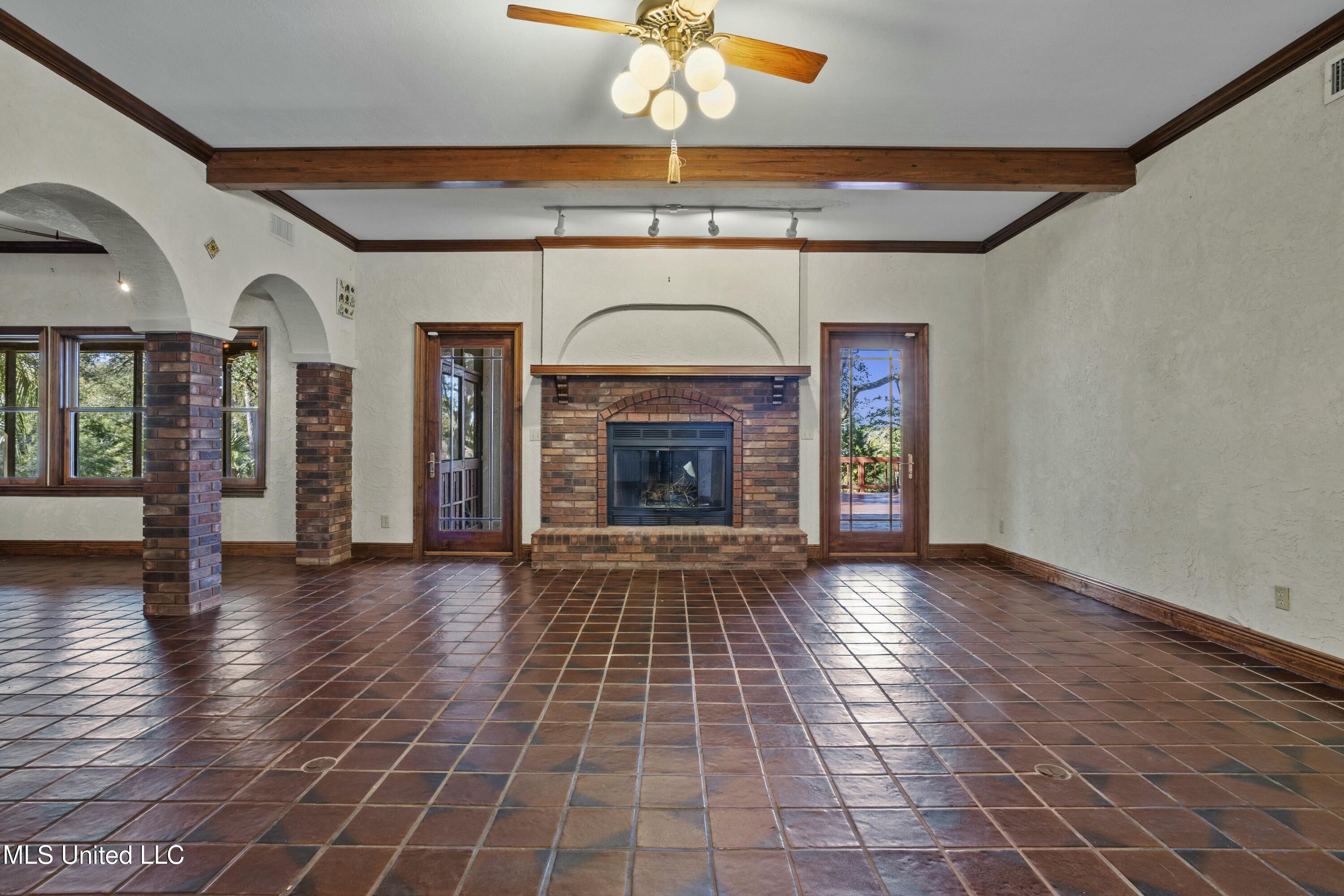 1105 Le Voyageur Drive