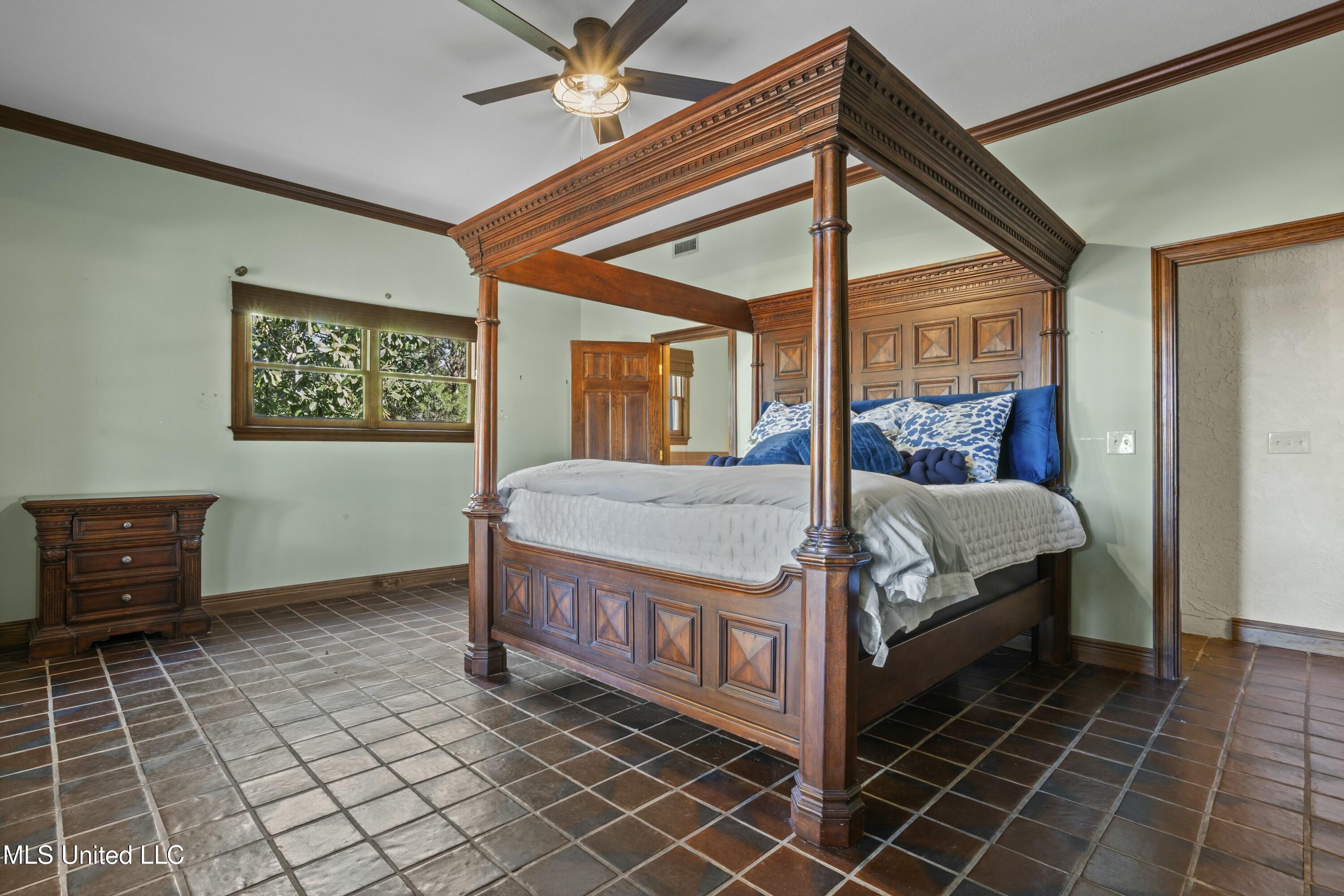 1105 Le Voyageur Drive