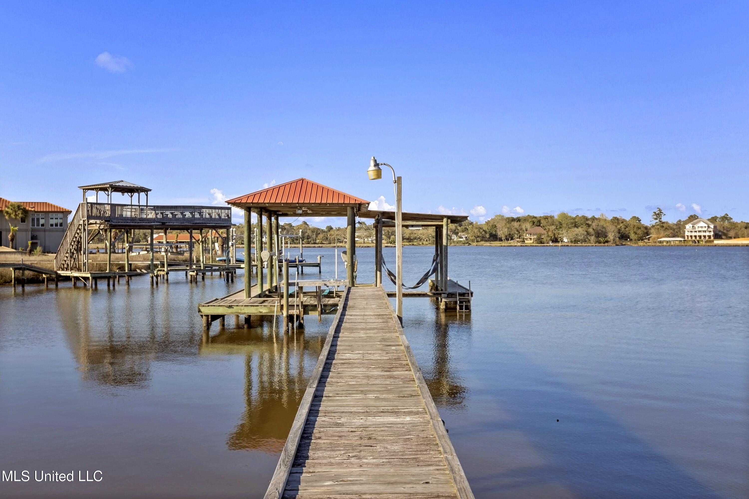 1105 Le Voyageur Drive