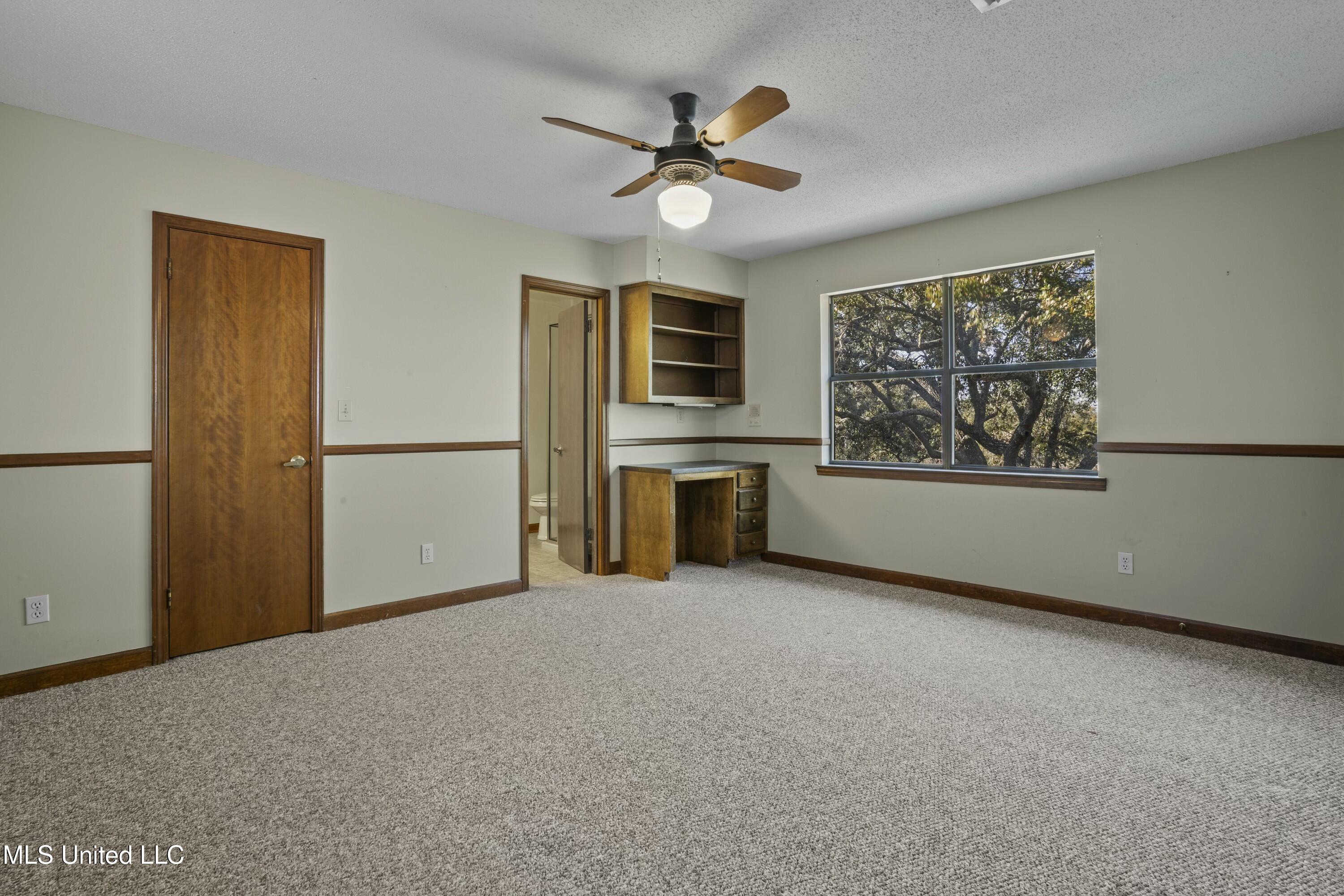 1105 Le Voyageur Drive