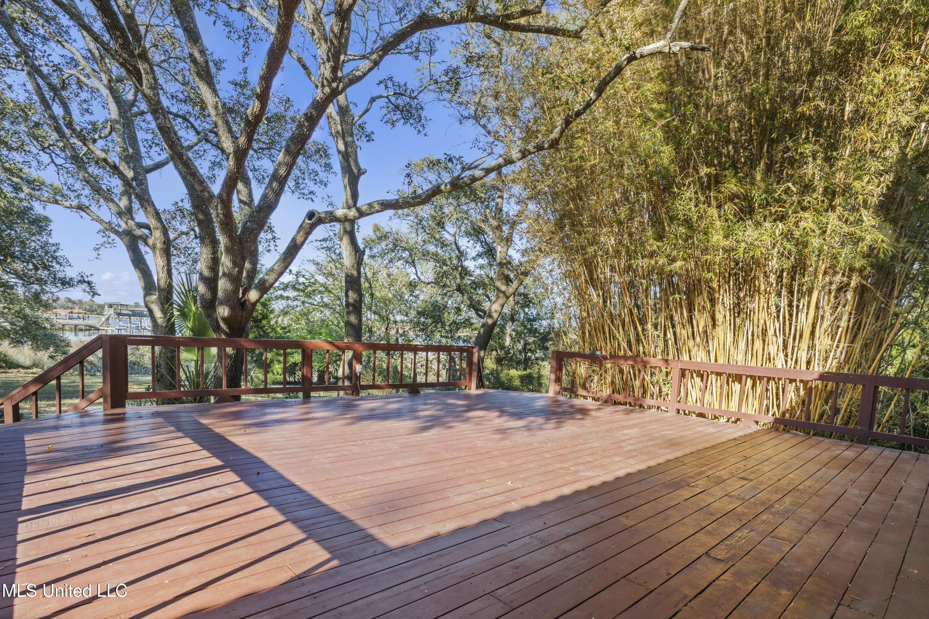 1105 Le Voyageur Drive