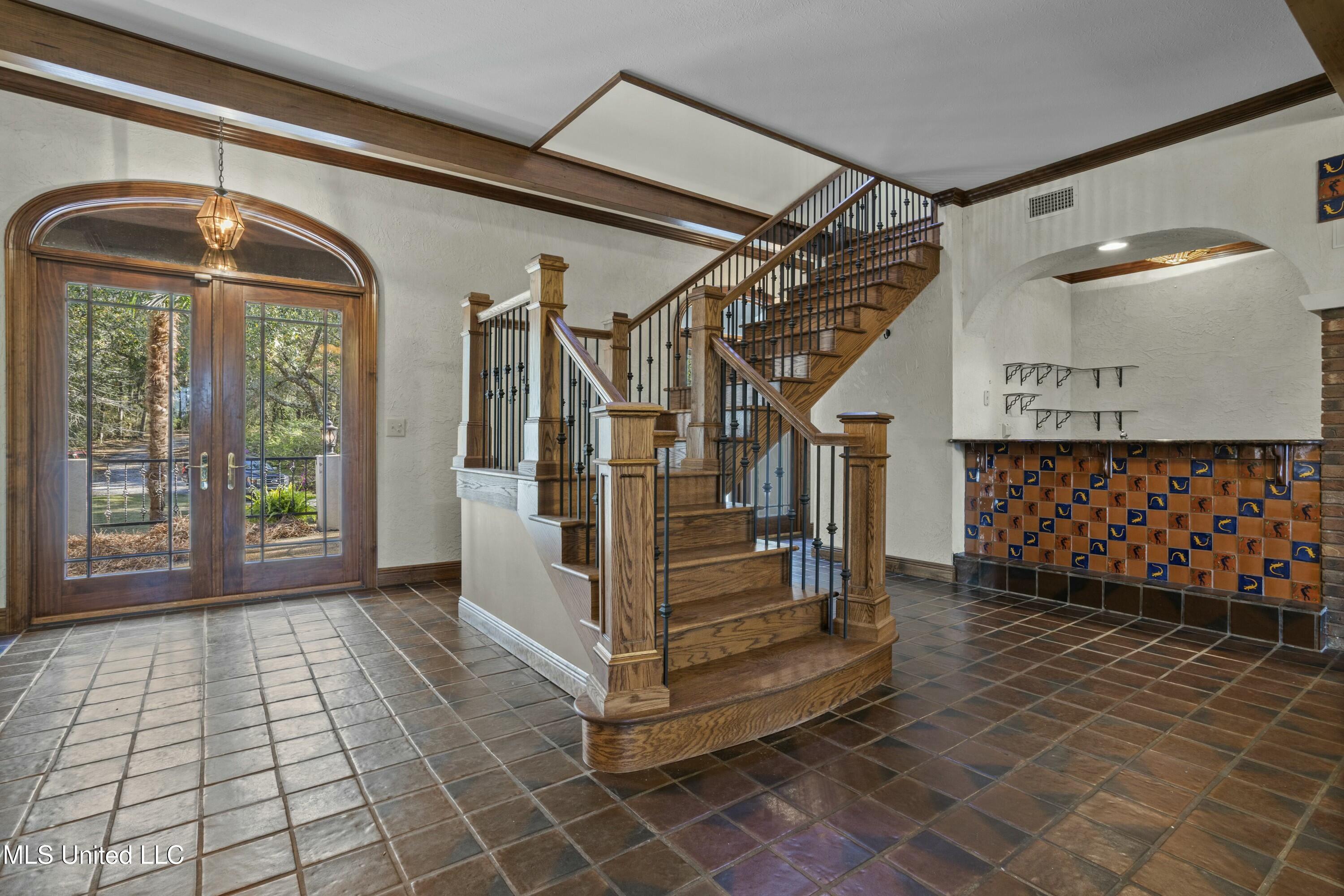 1105 Le Voyageur Drive