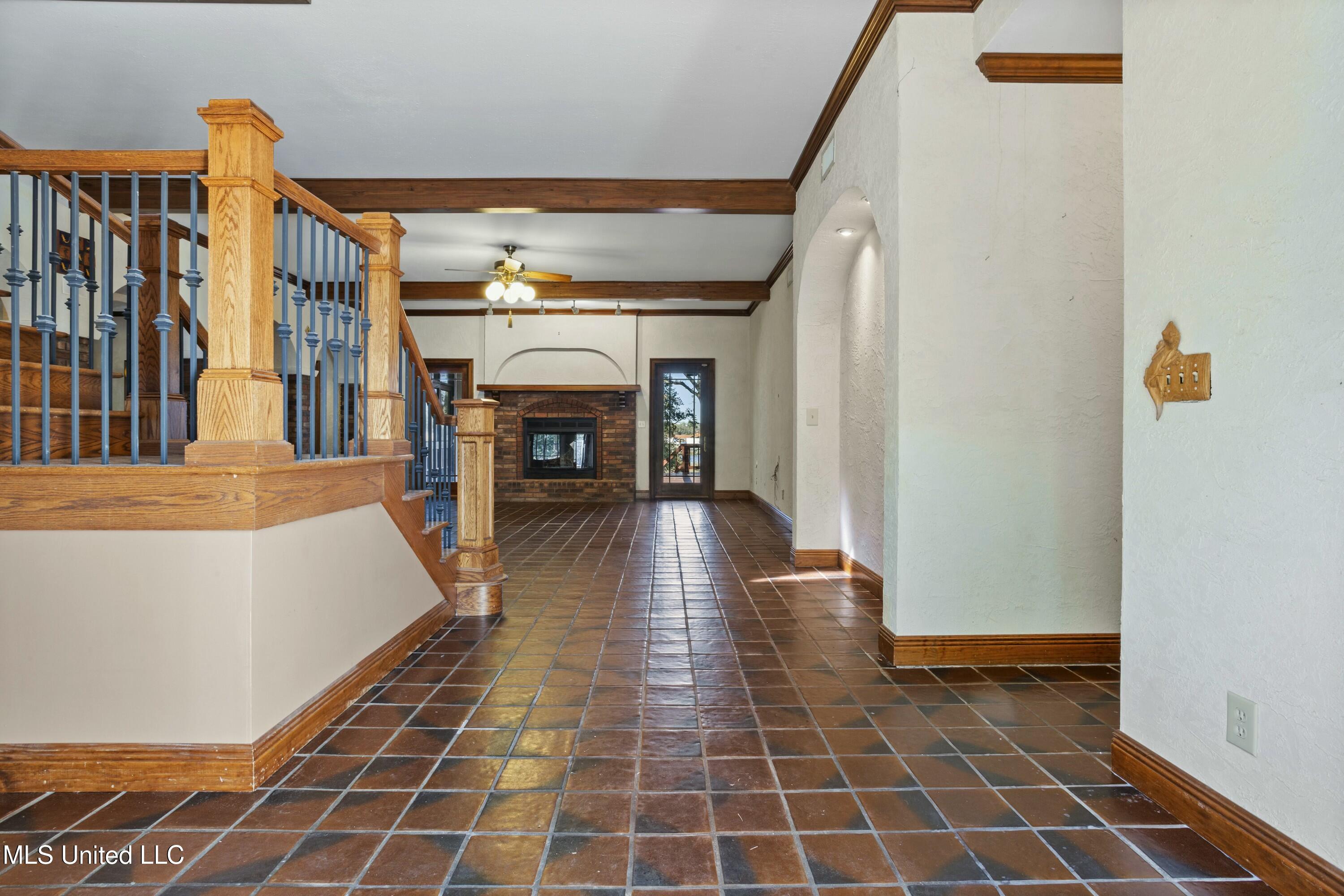 1105 Le Voyageur Drive