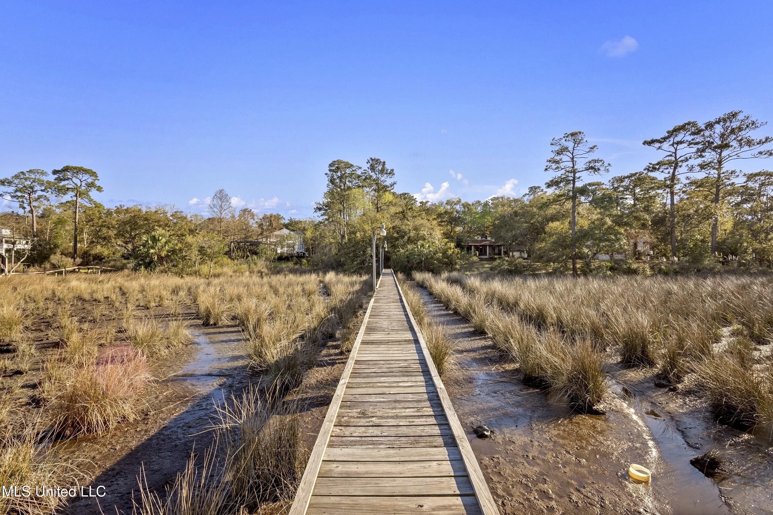 1105 Le Voyageur Drive