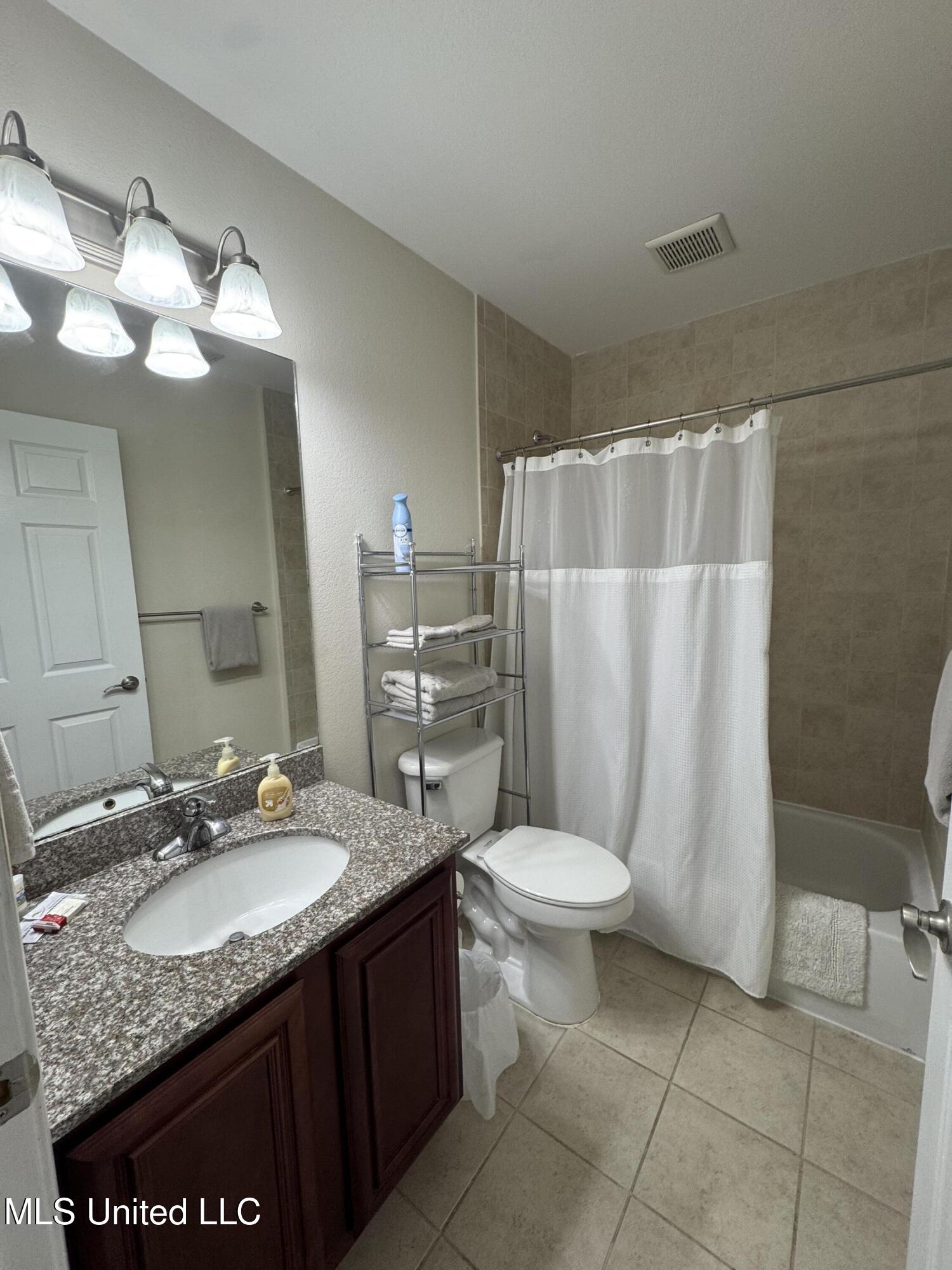 1282 Beach Boulevard, 207