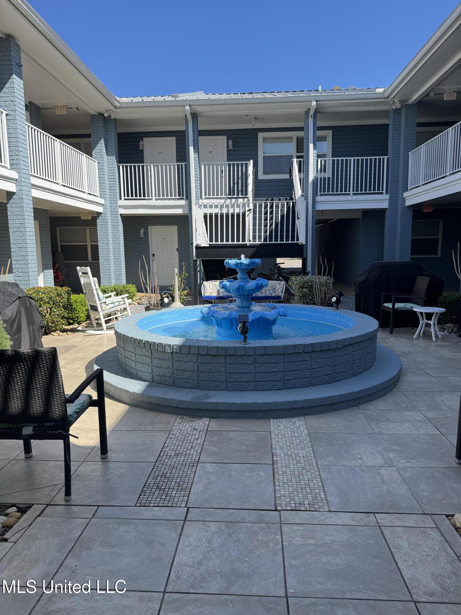 1282 Beach Boulevard, 207