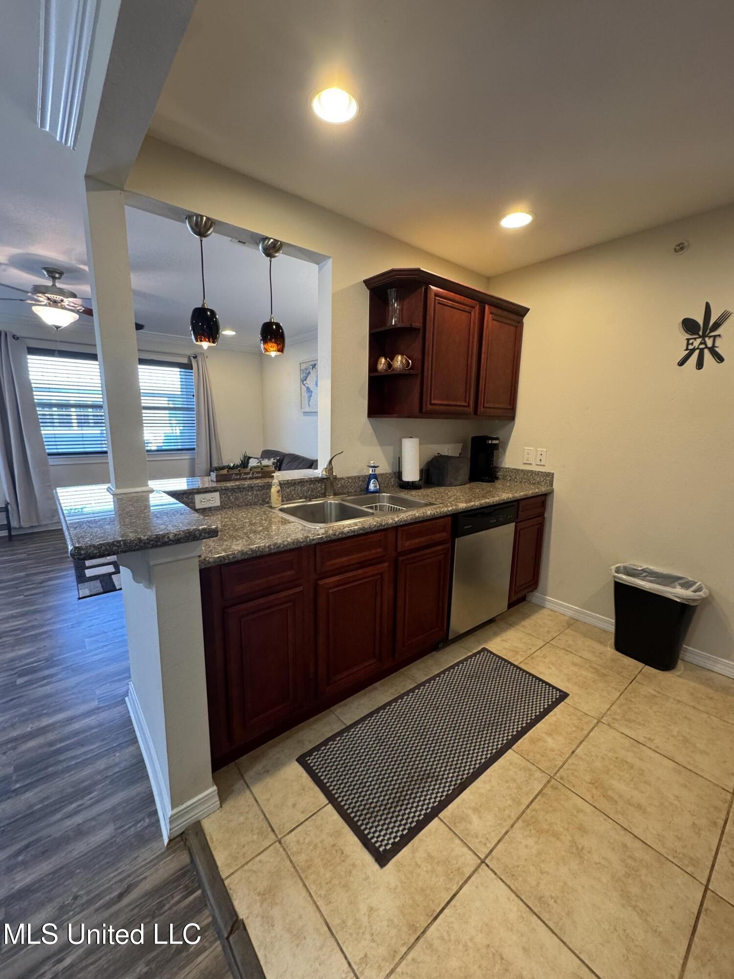 1282 Beach Boulevard, 207