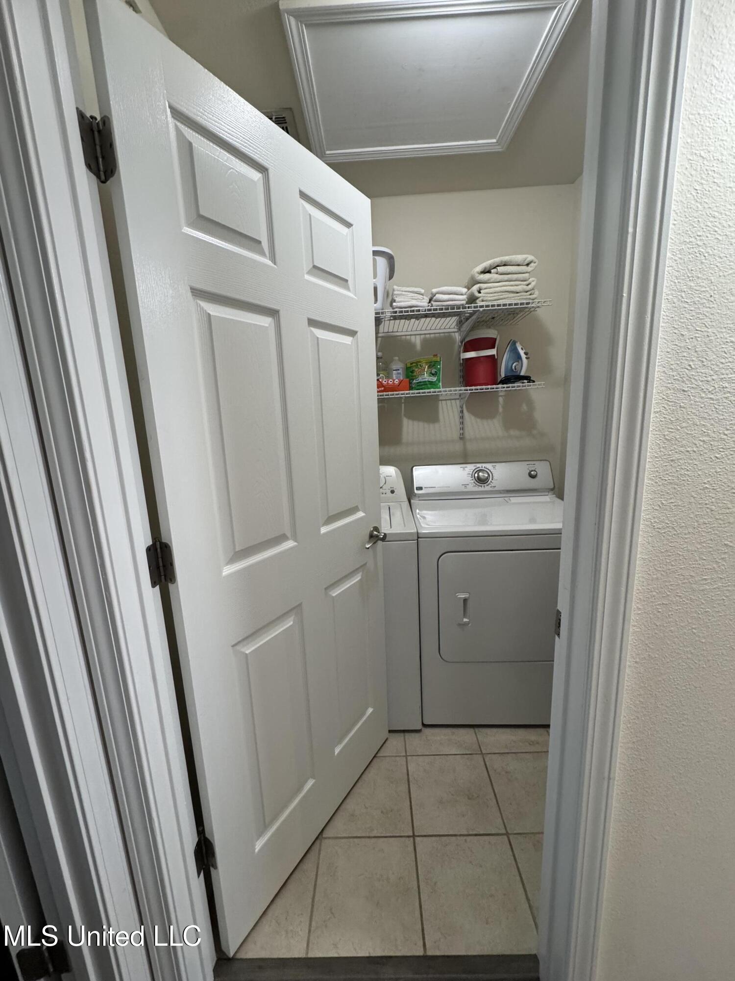 1282 Beach Boulevard, 207