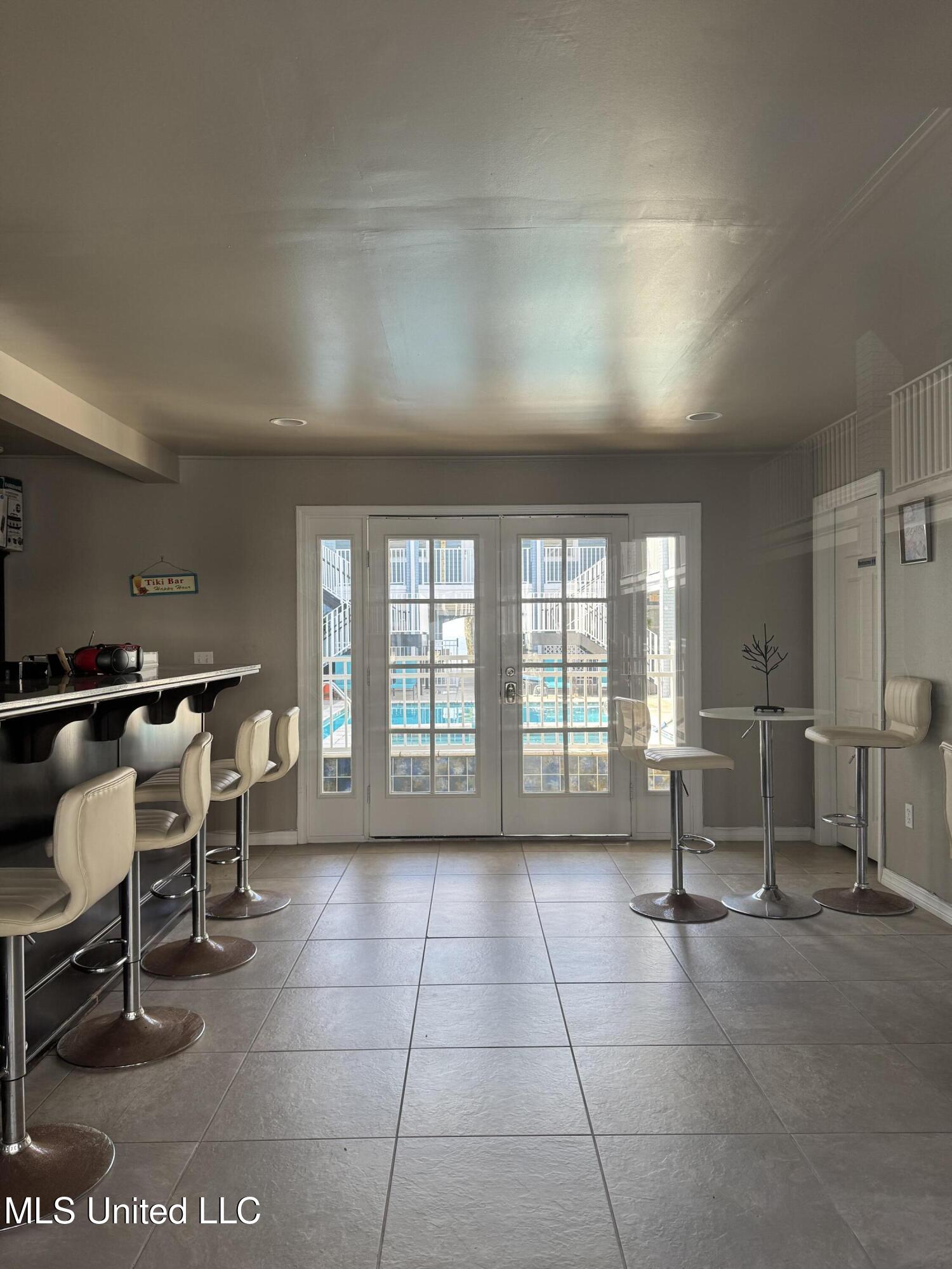 1282 Beach Boulevard, 207