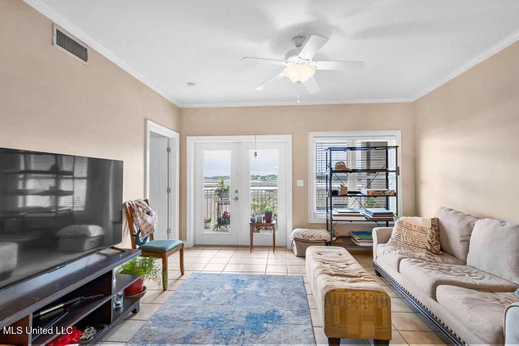 624 Camellia Pointe Boulevard