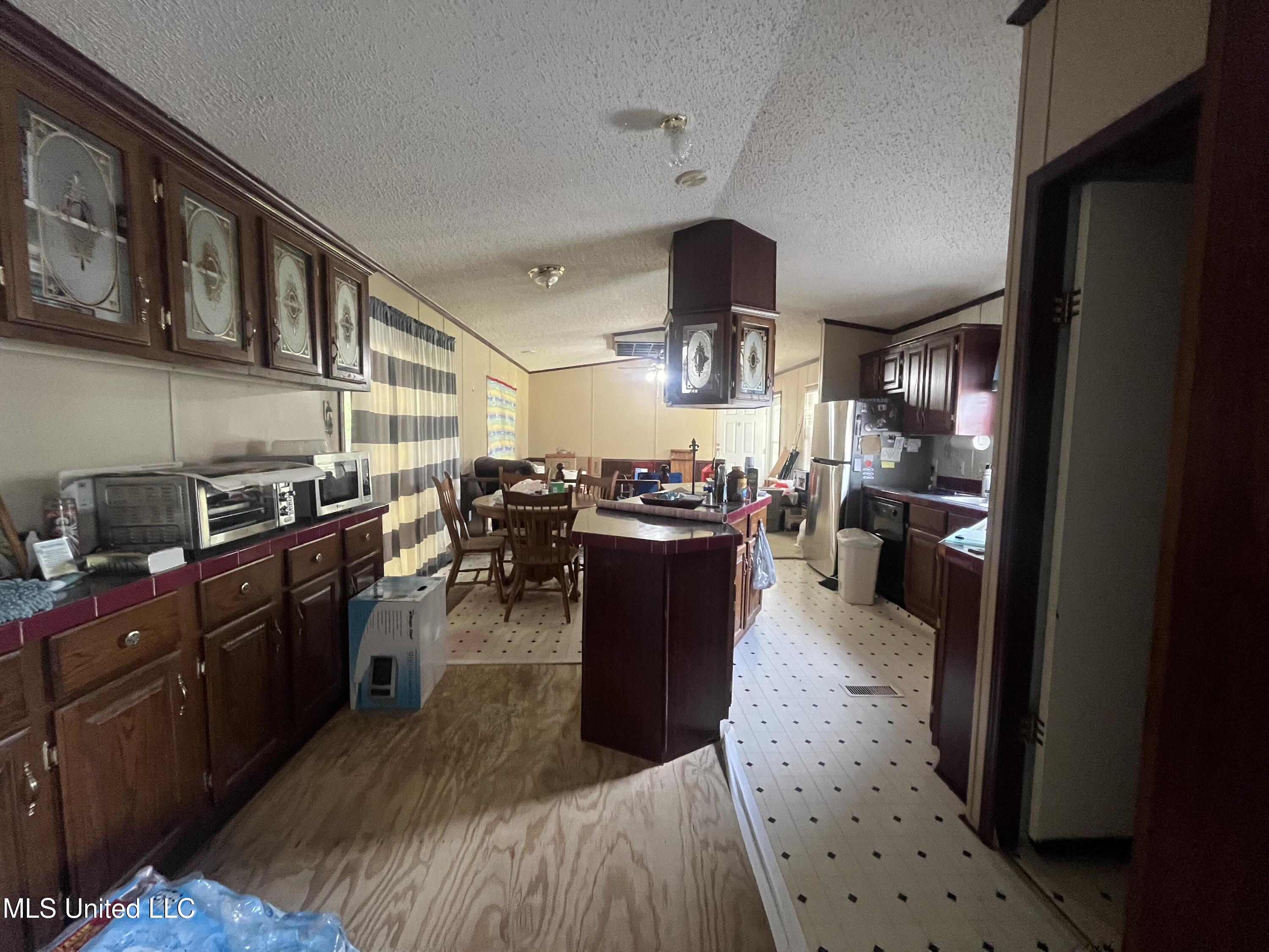 18246 Robin Oaks Drive