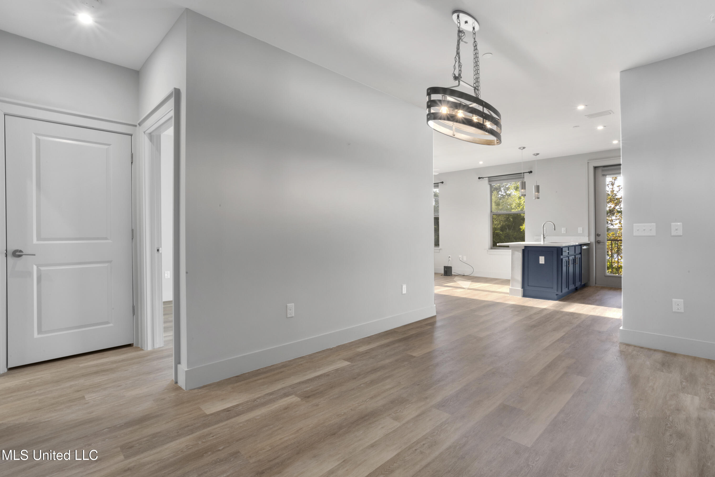 2501 Bienville Boulevard, 231