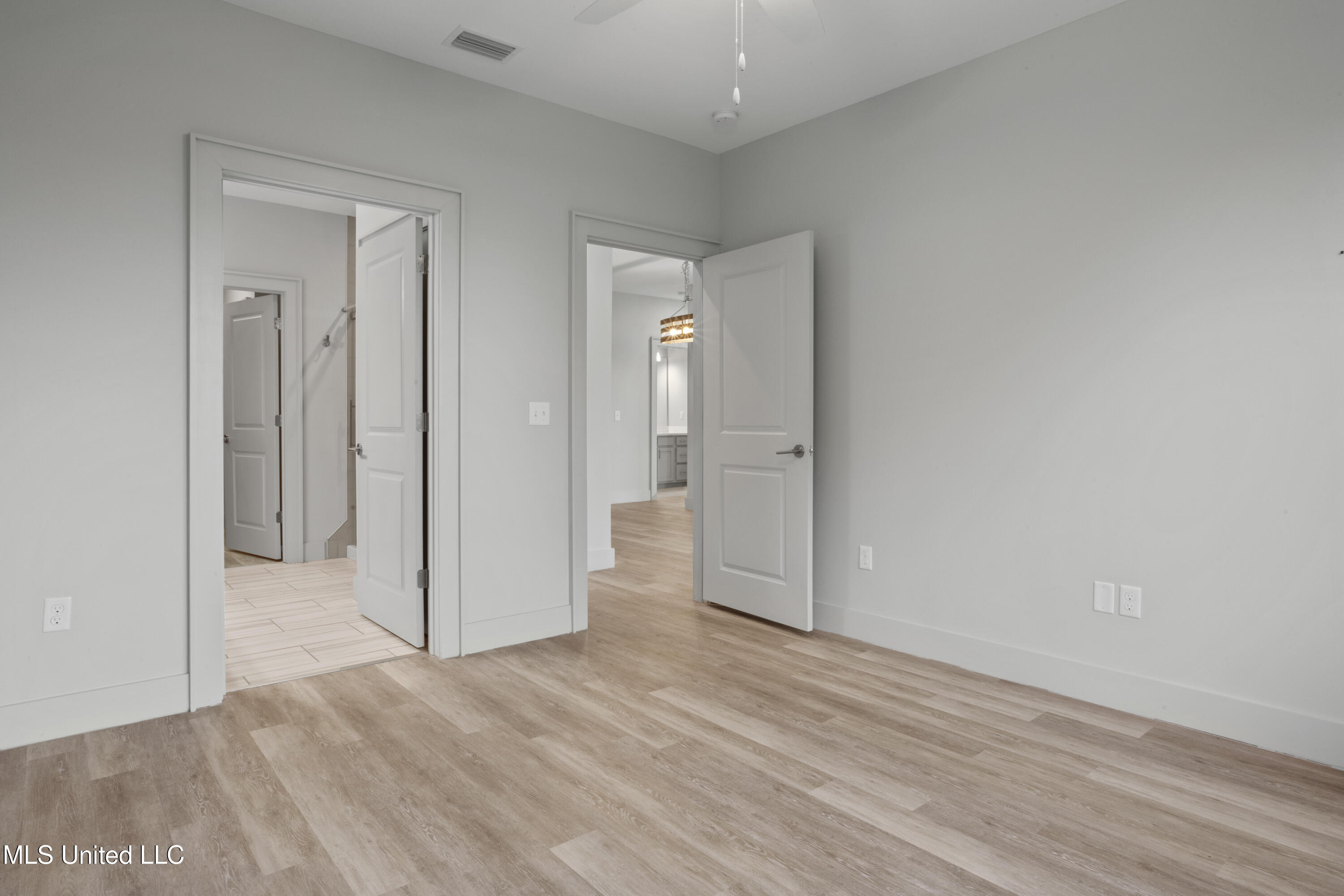 2501 Bienville Boulevard, 231