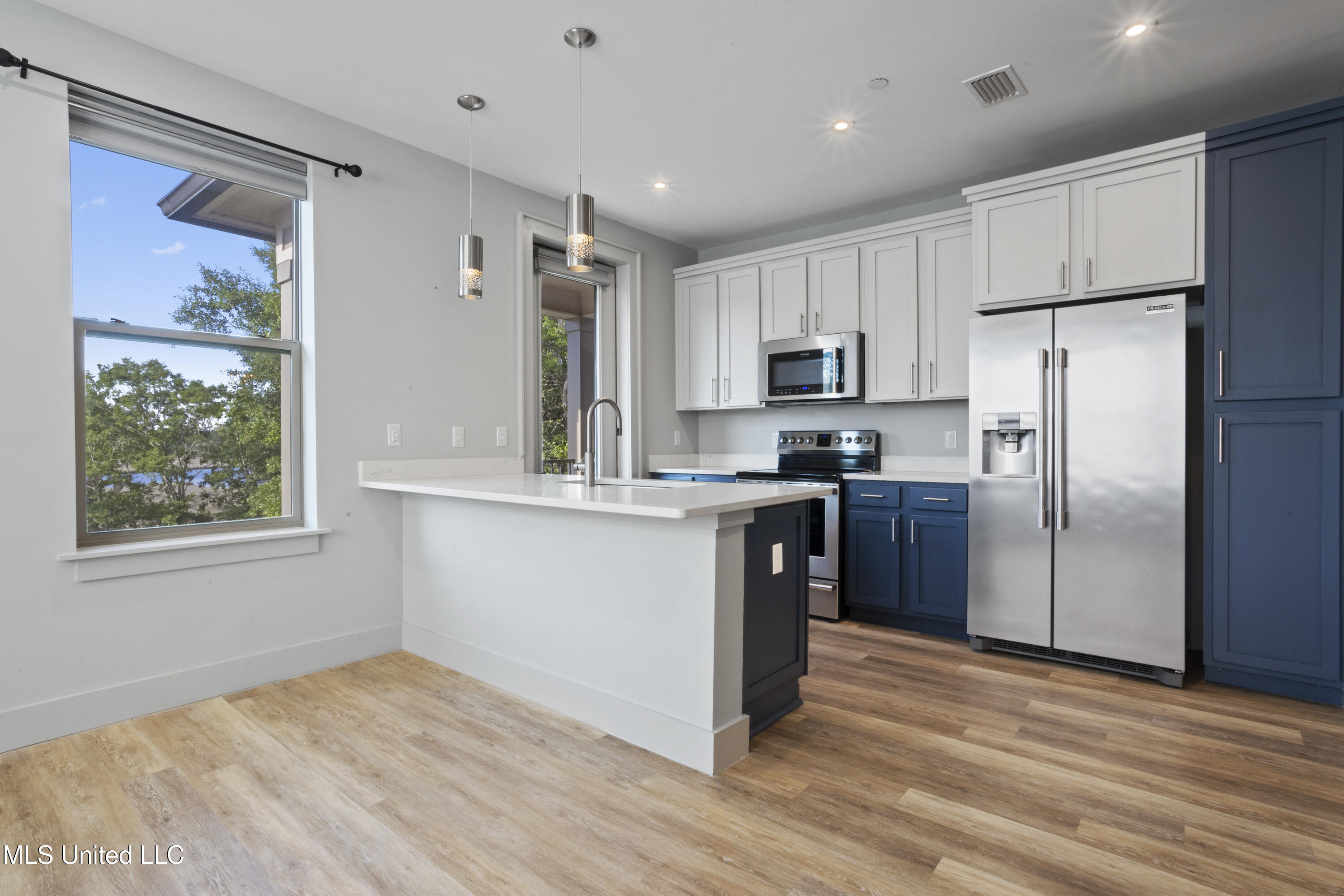 2501 Bienville Boulevard, 231