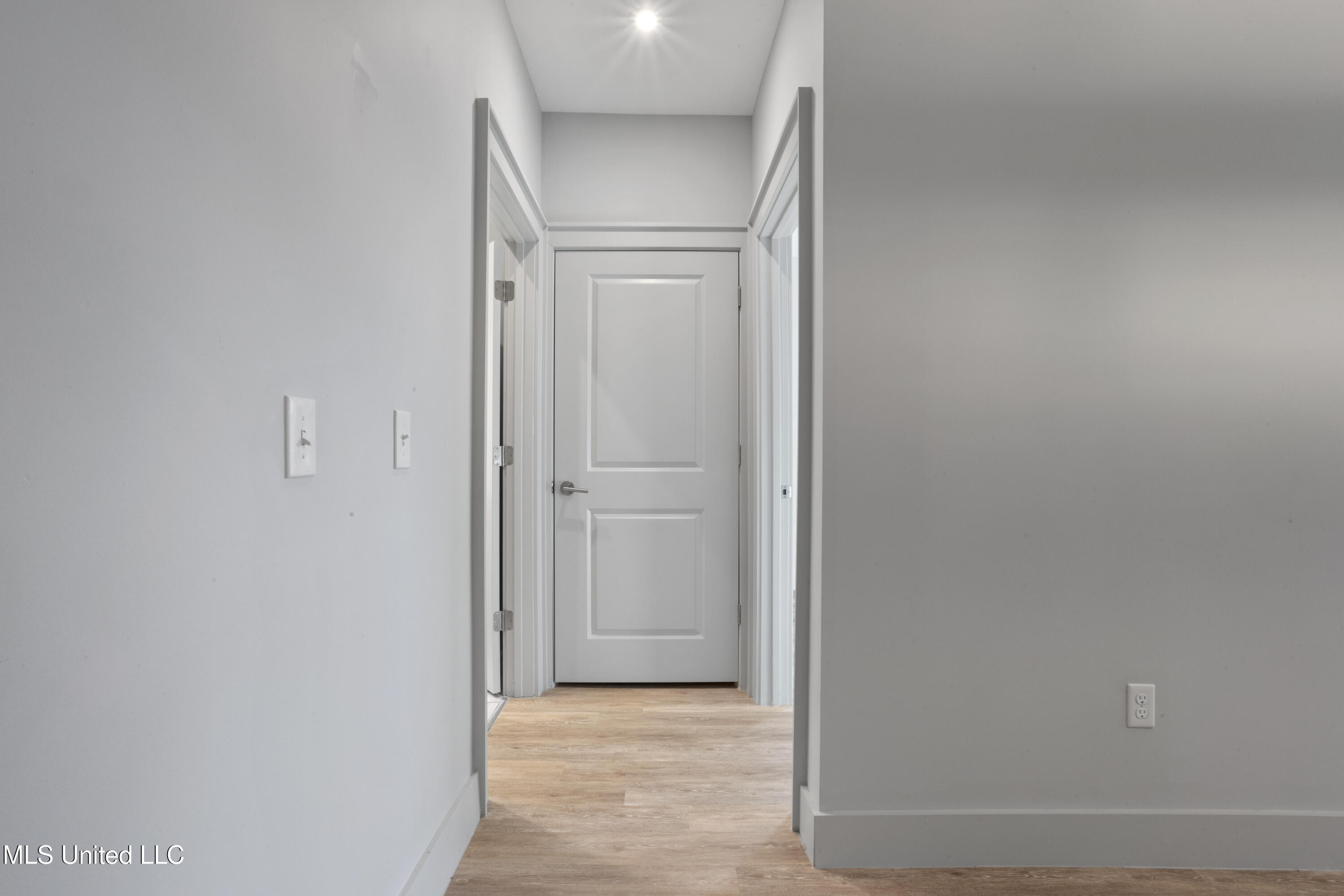 2501 Bienville Boulevard, 231