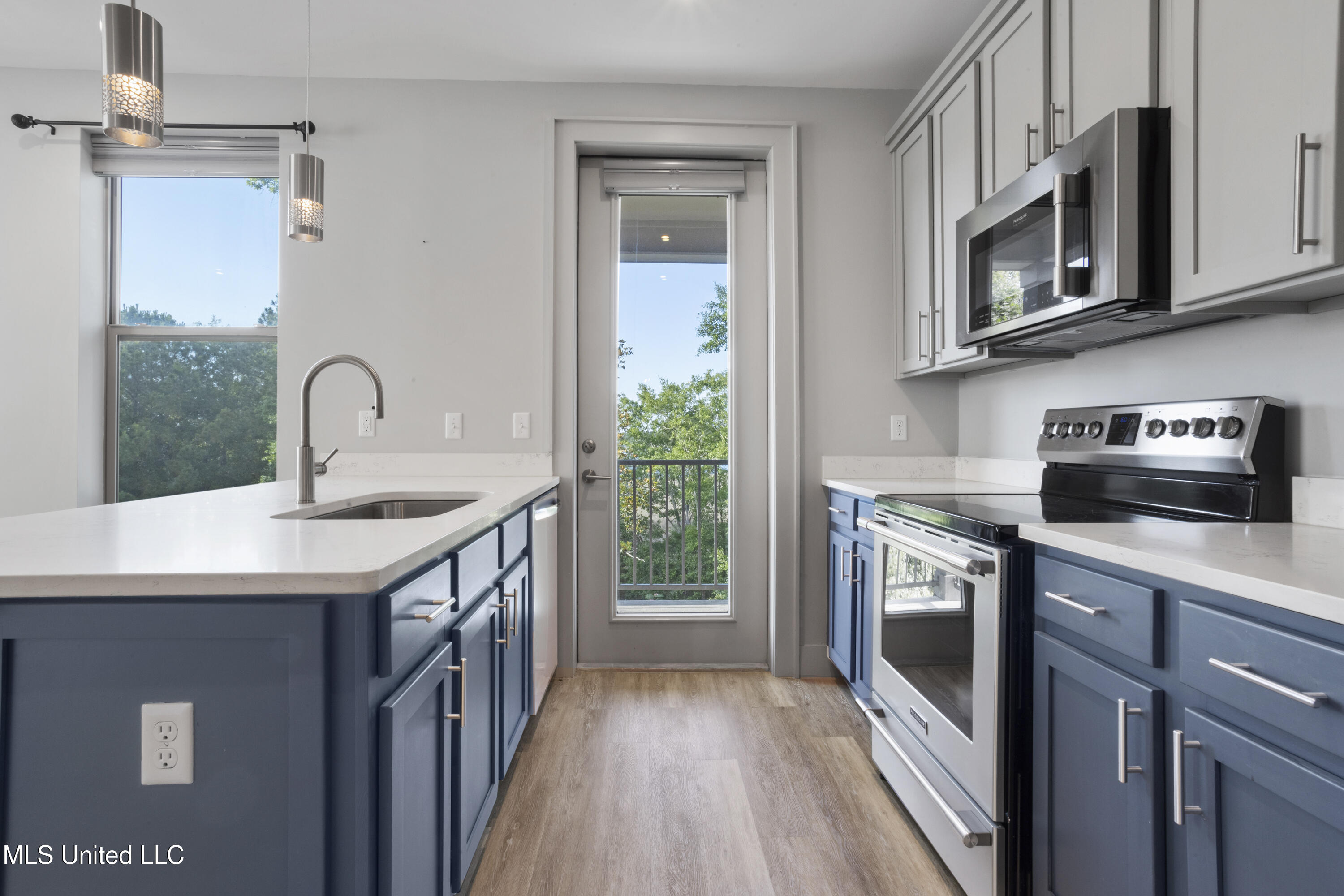 2501 Bienville Boulevard, 231