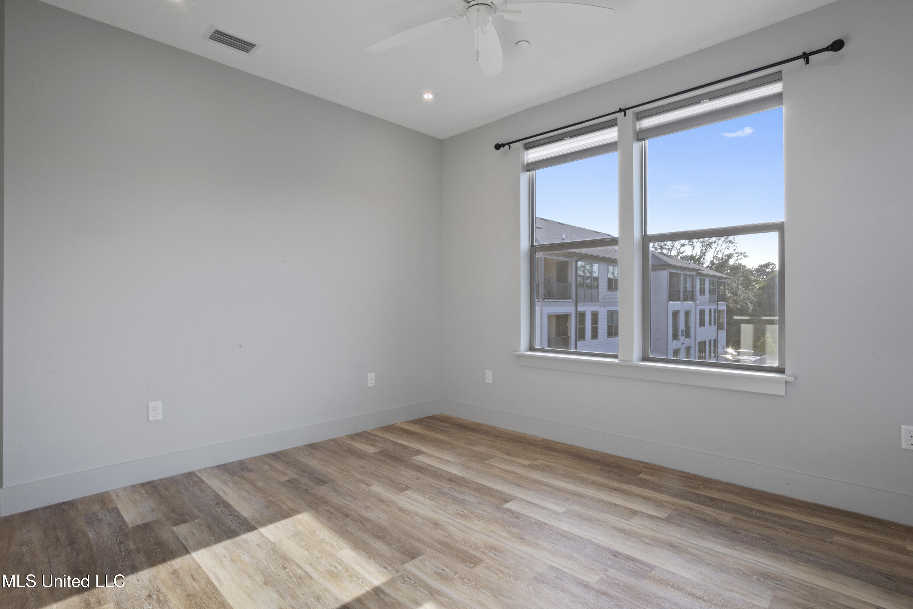 2501 Bienville Boulevard, 231