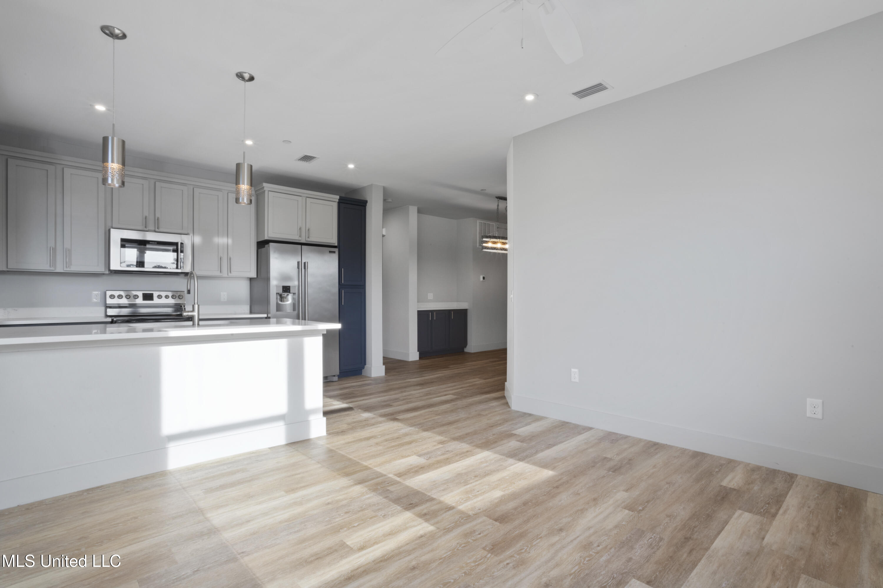 2501 Bienville Boulevard, 231