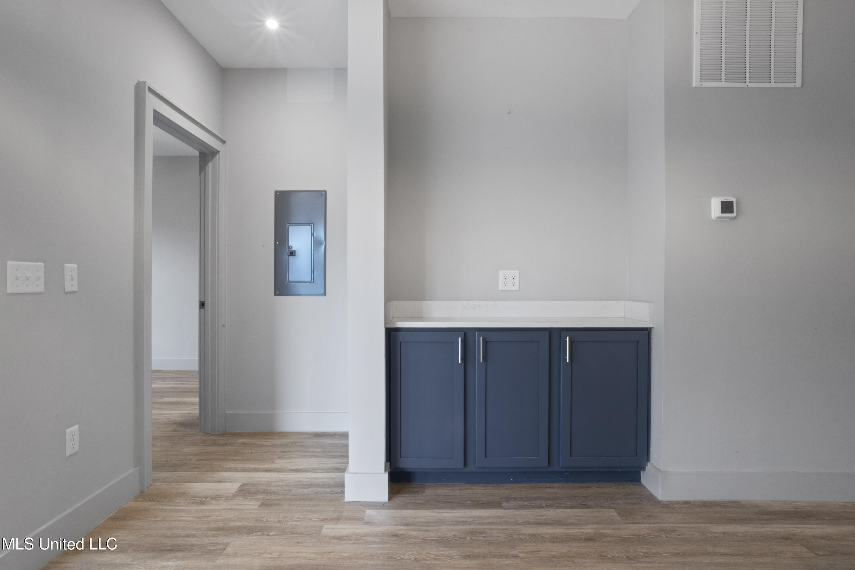 2501 Bienville Boulevard, 231