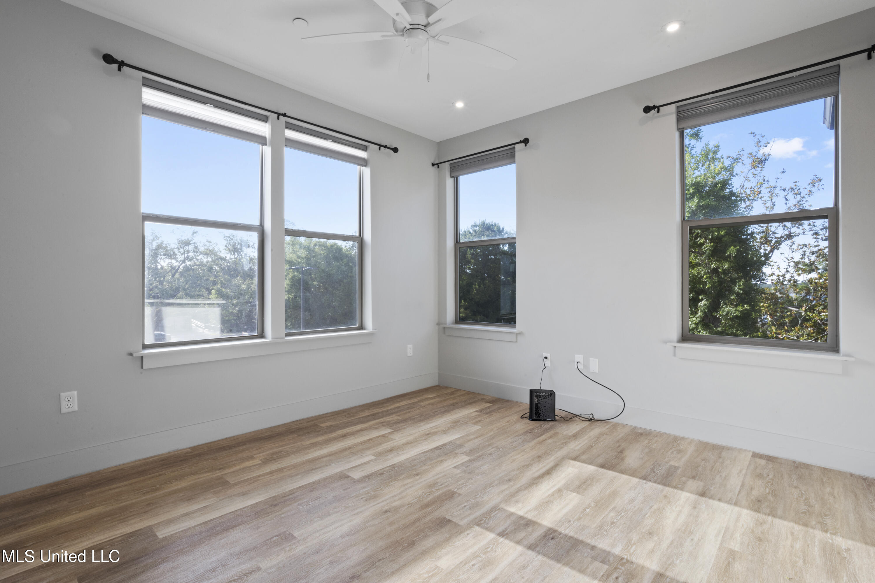 2501 Bienville Boulevard, 231
