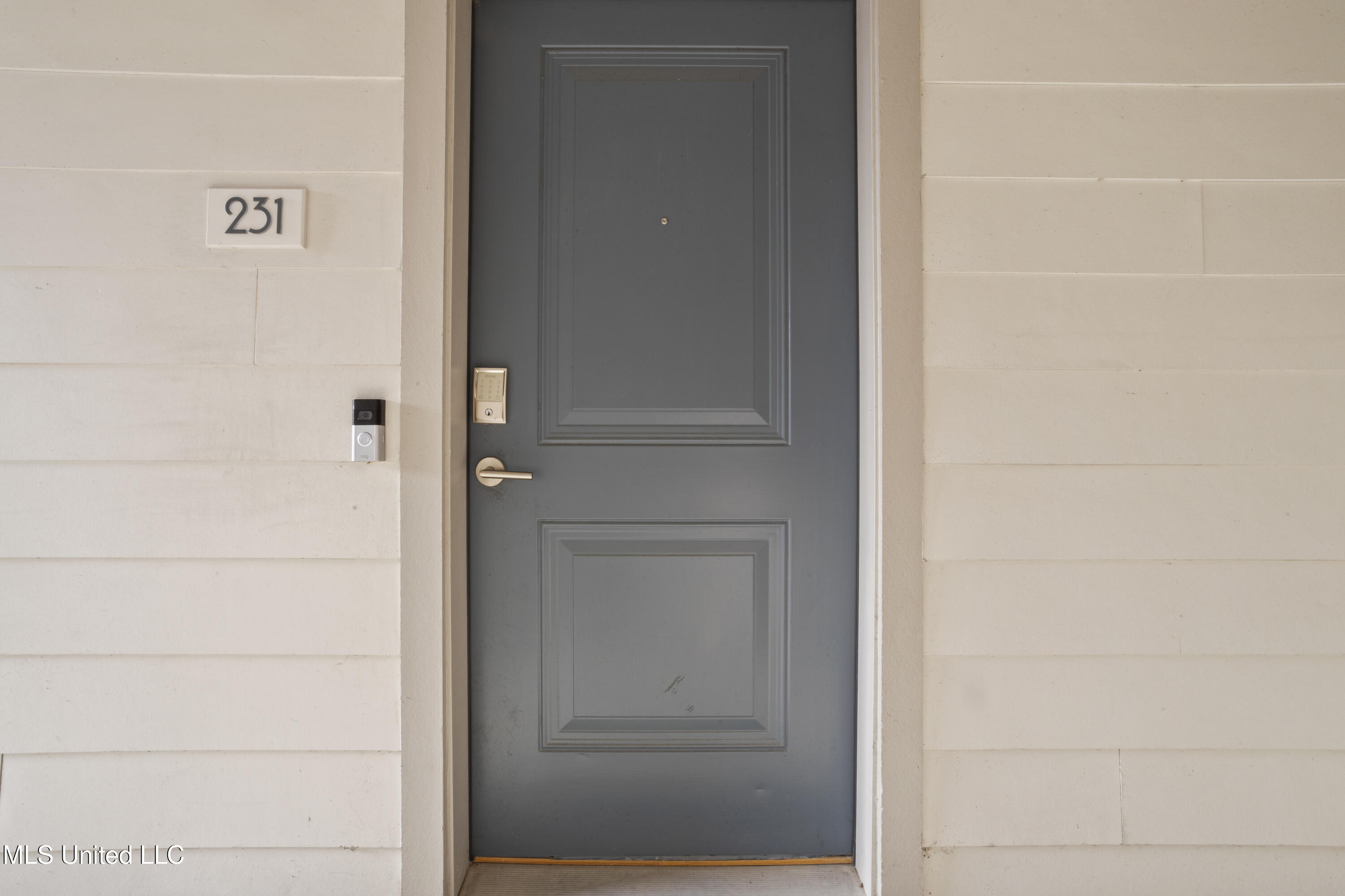 2501 Bienville Boulevard, 231