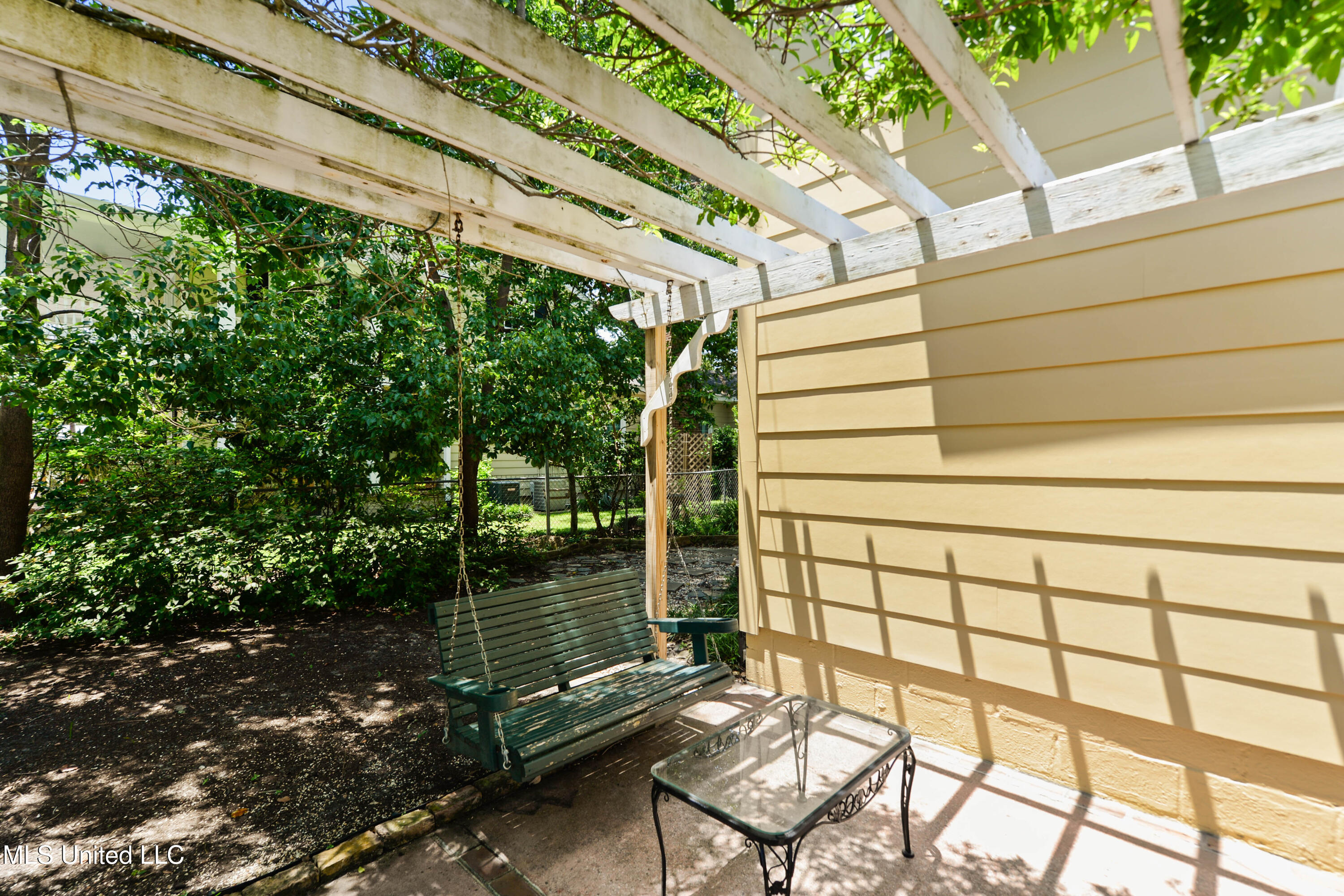 1338 Father Ryan Avenue