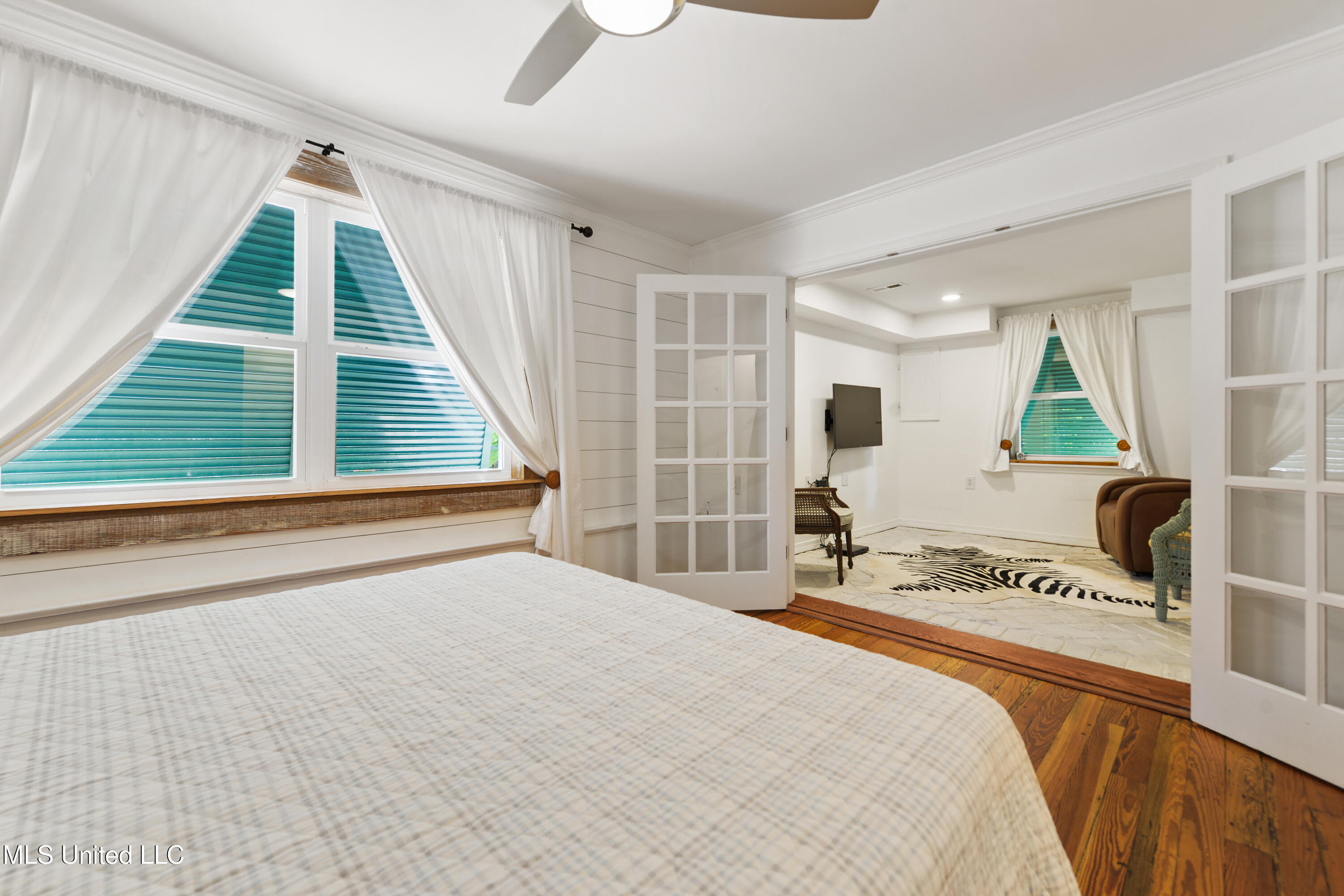 1338 Father Ryan Avenue