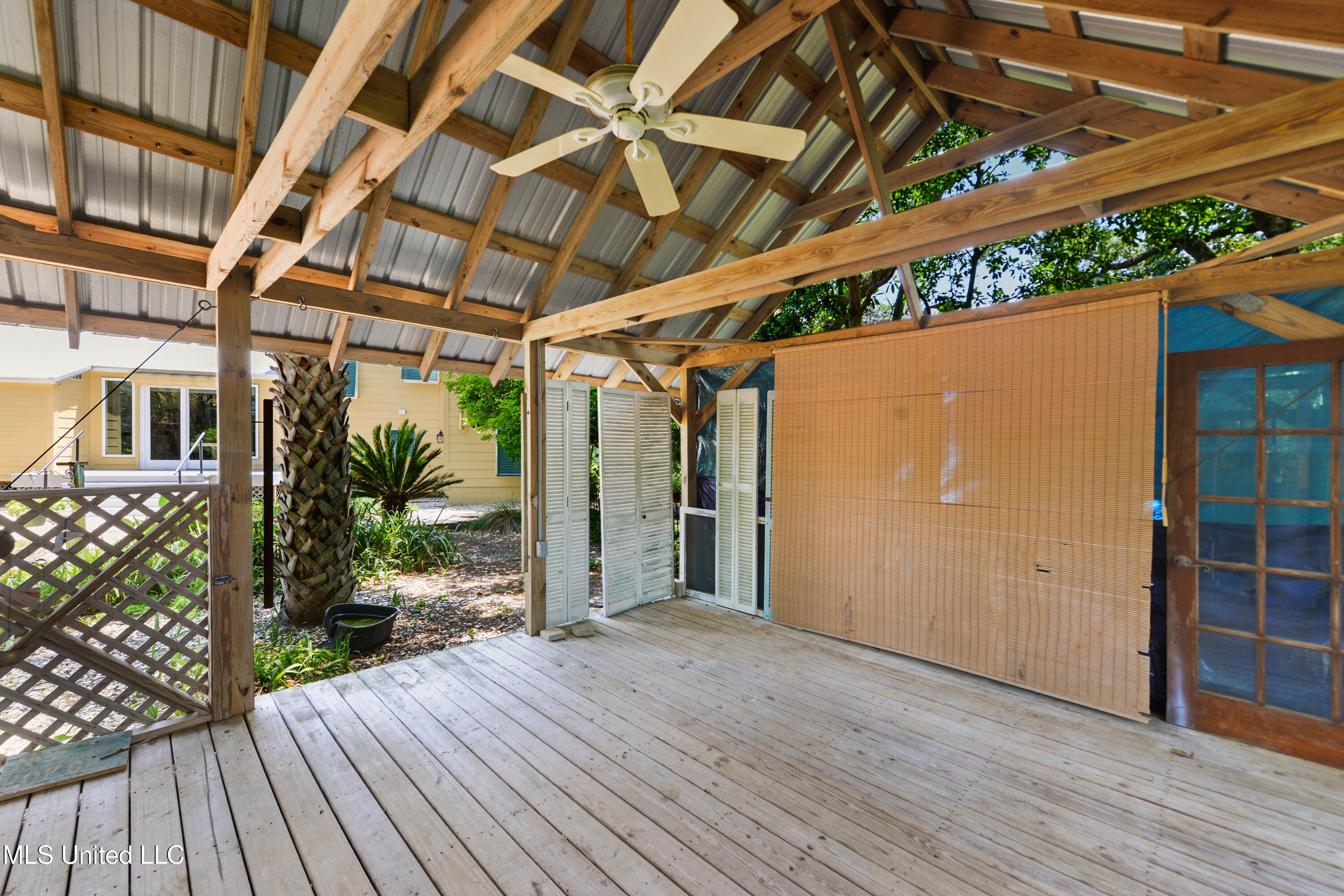 1338 Father Ryan Avenue