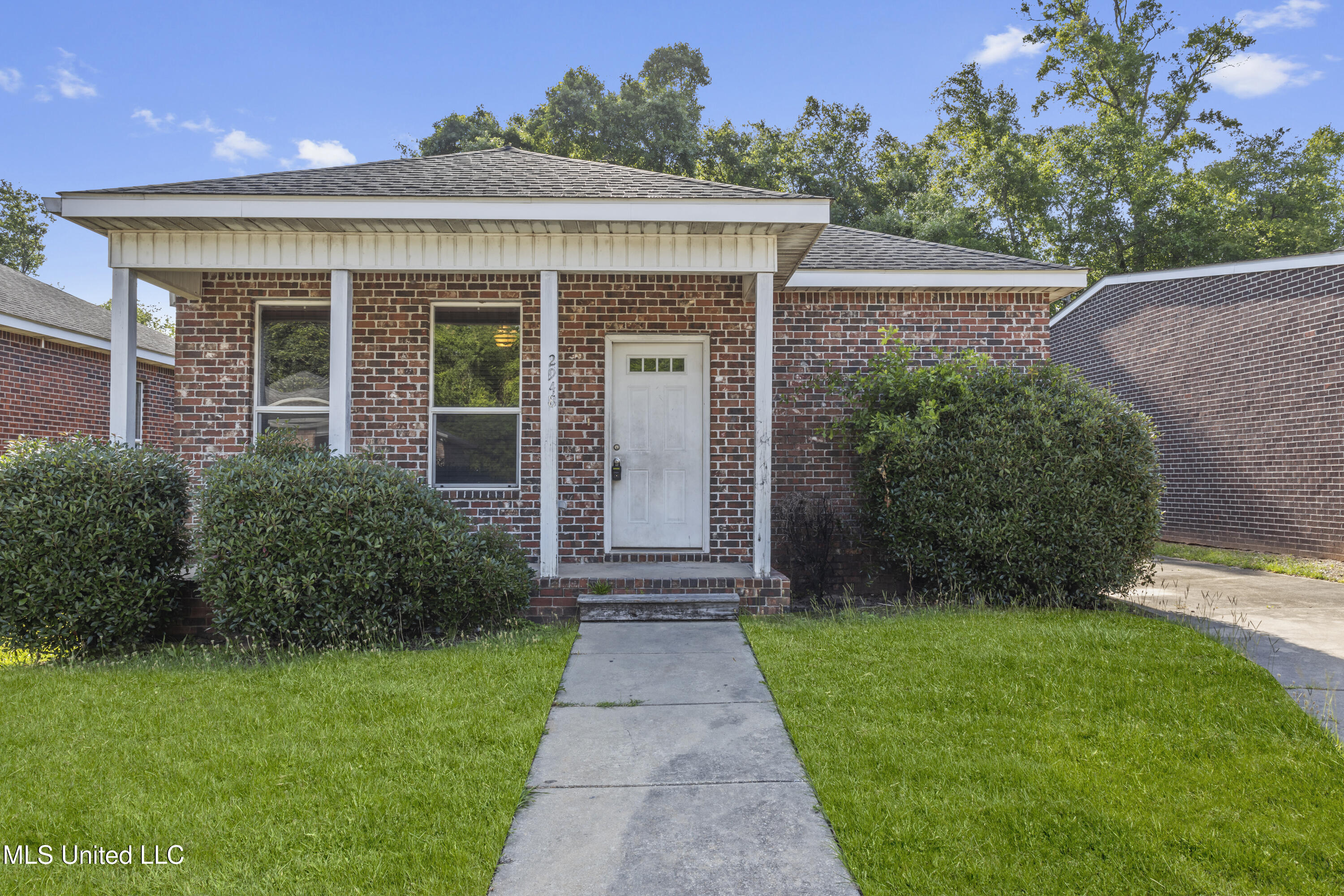 2948 Magnolia Court