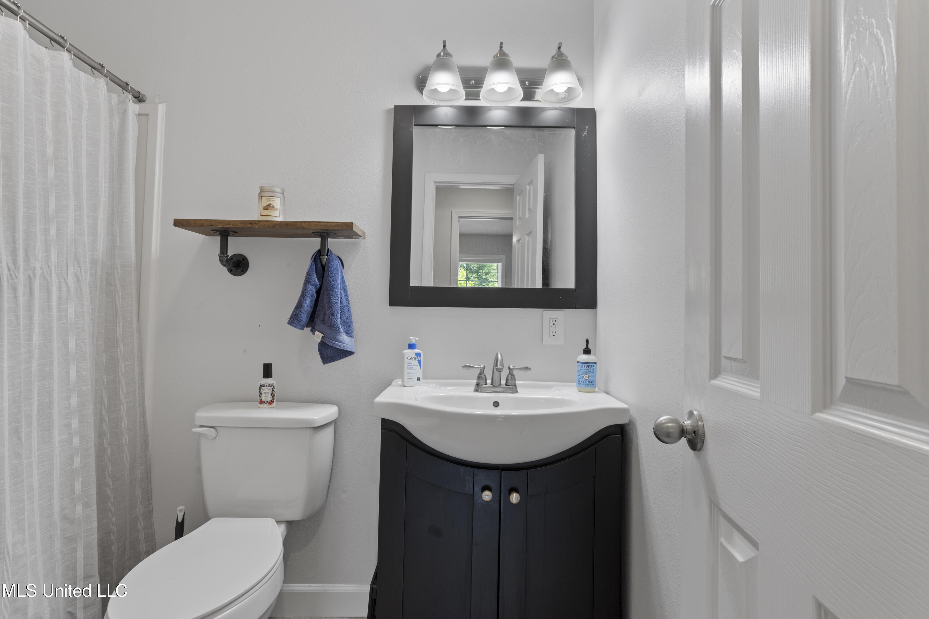 272 Holcomb Boulevard