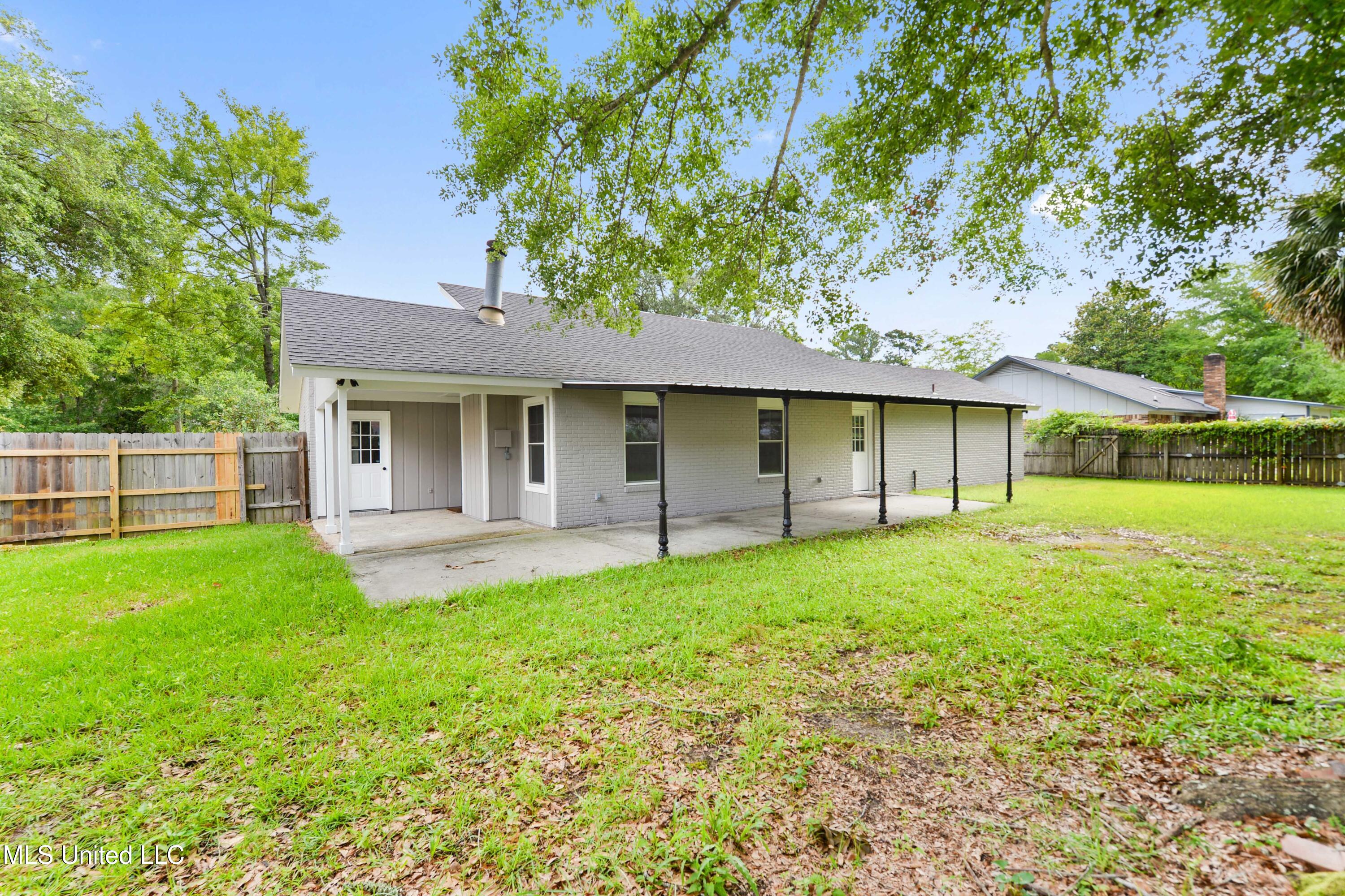 3106 Breezy Hill Lane