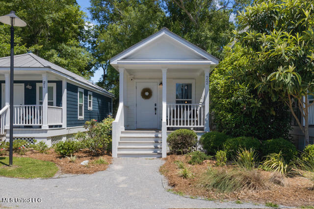 2207 Government Street, 22