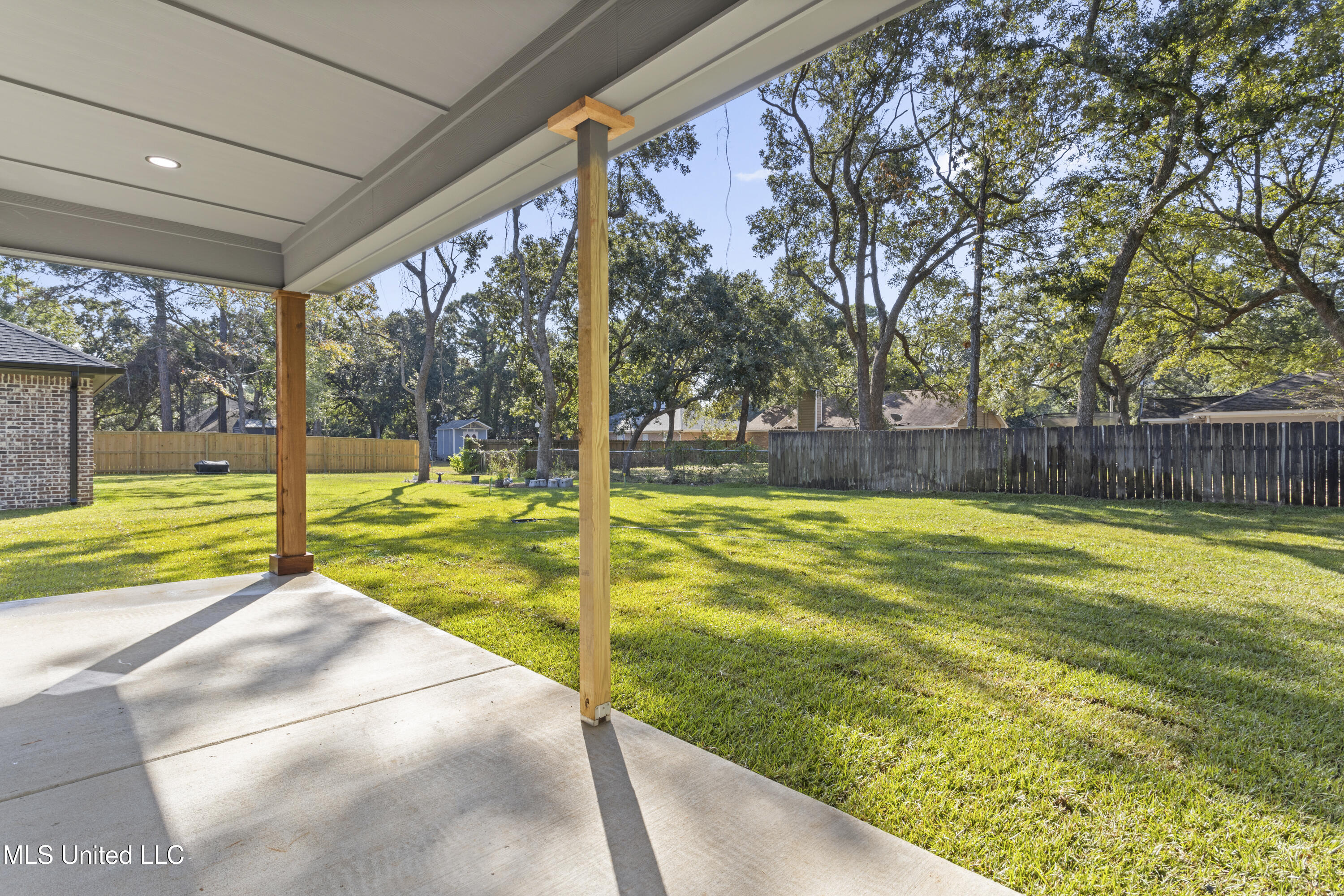 9013 Barnacle Boulevard