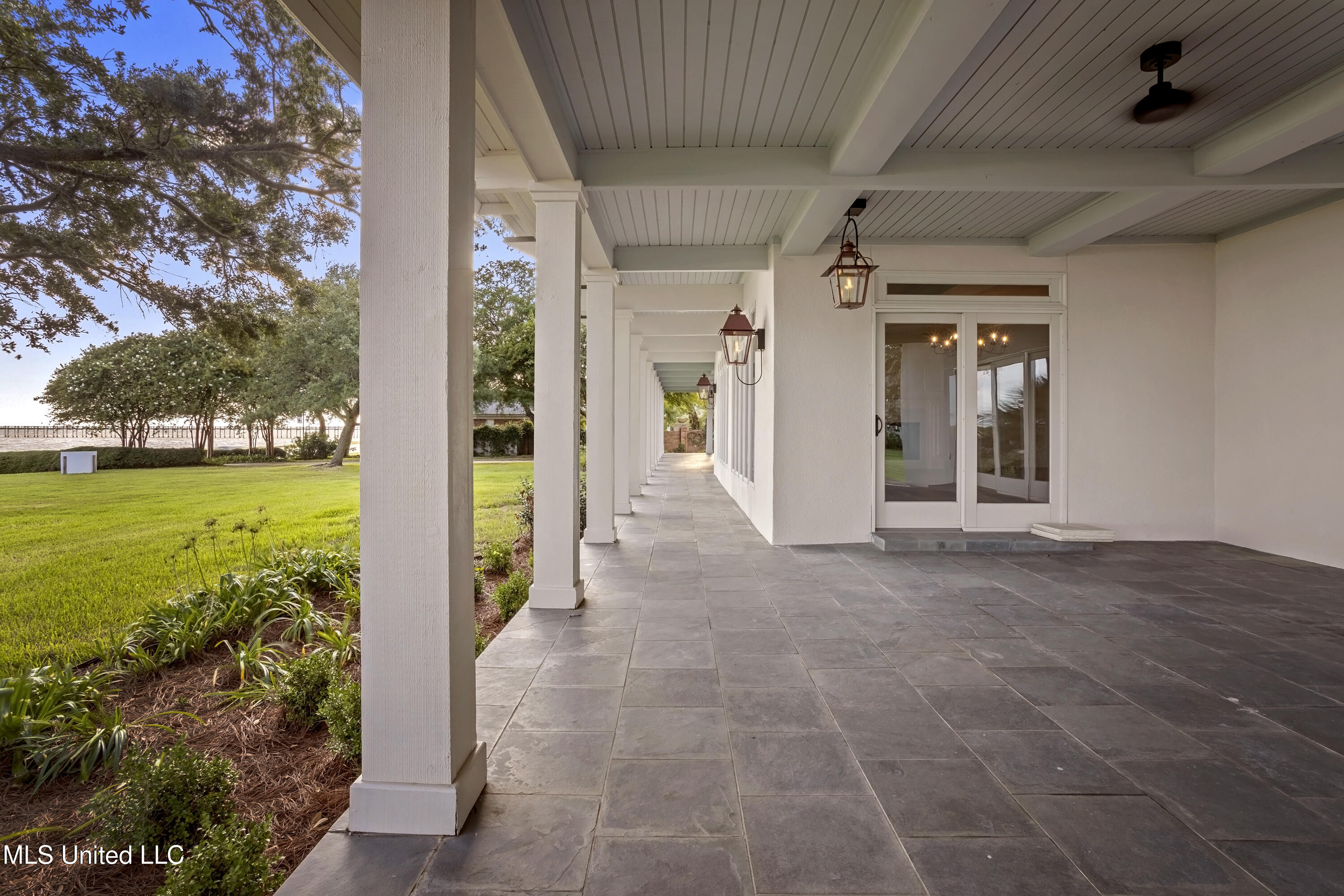 3007 Beach Boulevard