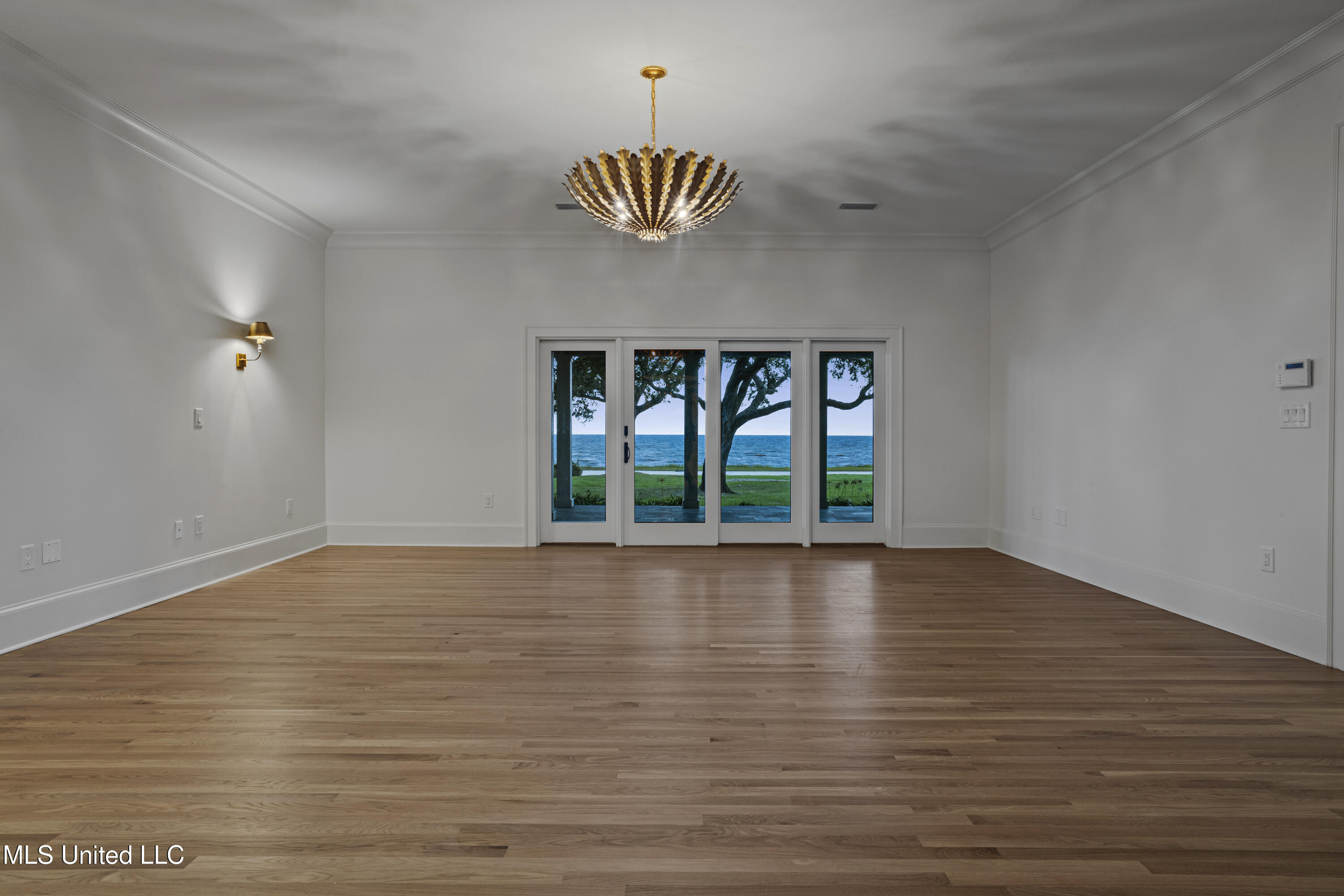 3007 Beach Boulevard