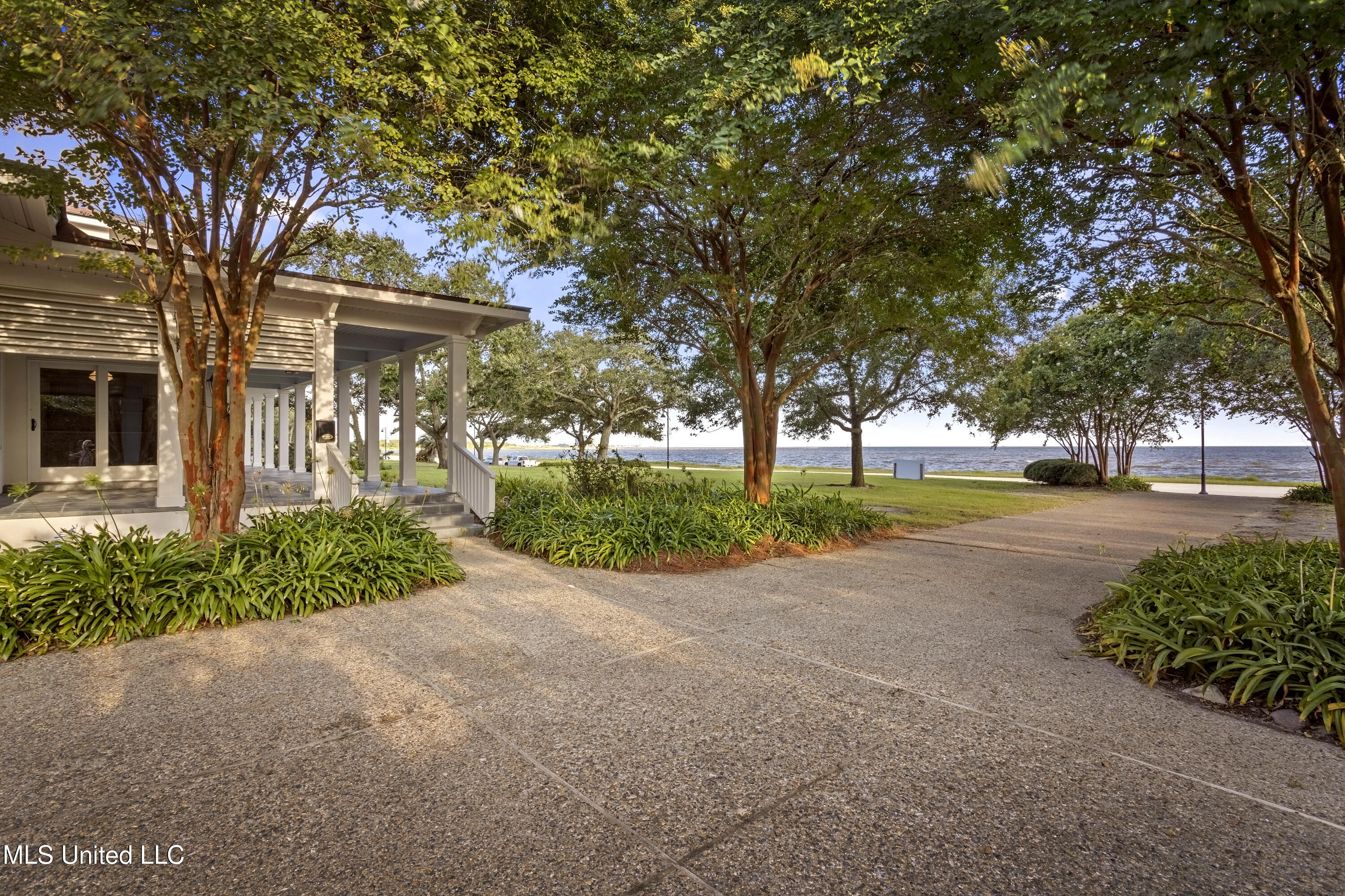 3007 Beach Boulevard