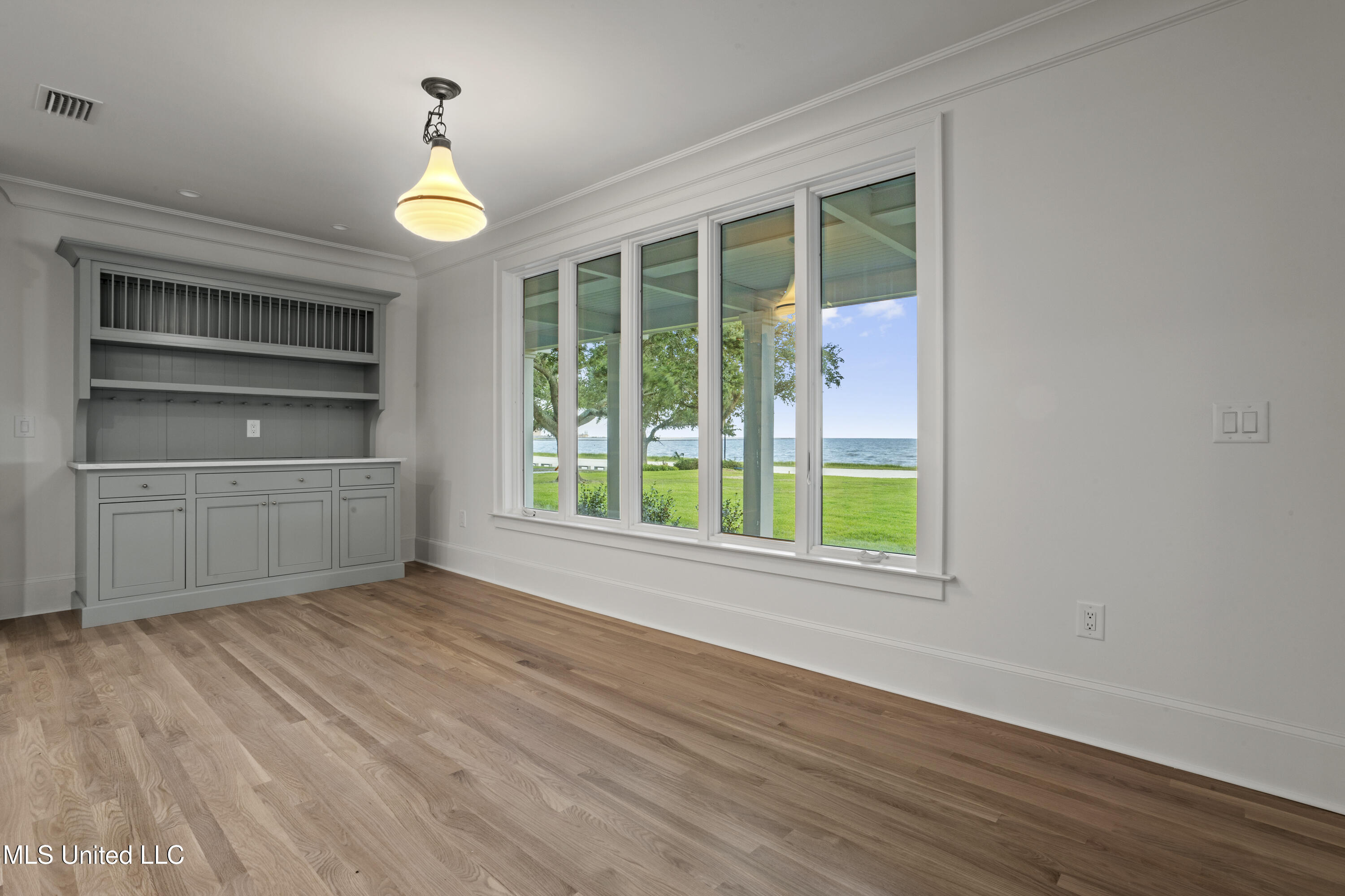 3007 Beach Boulevard