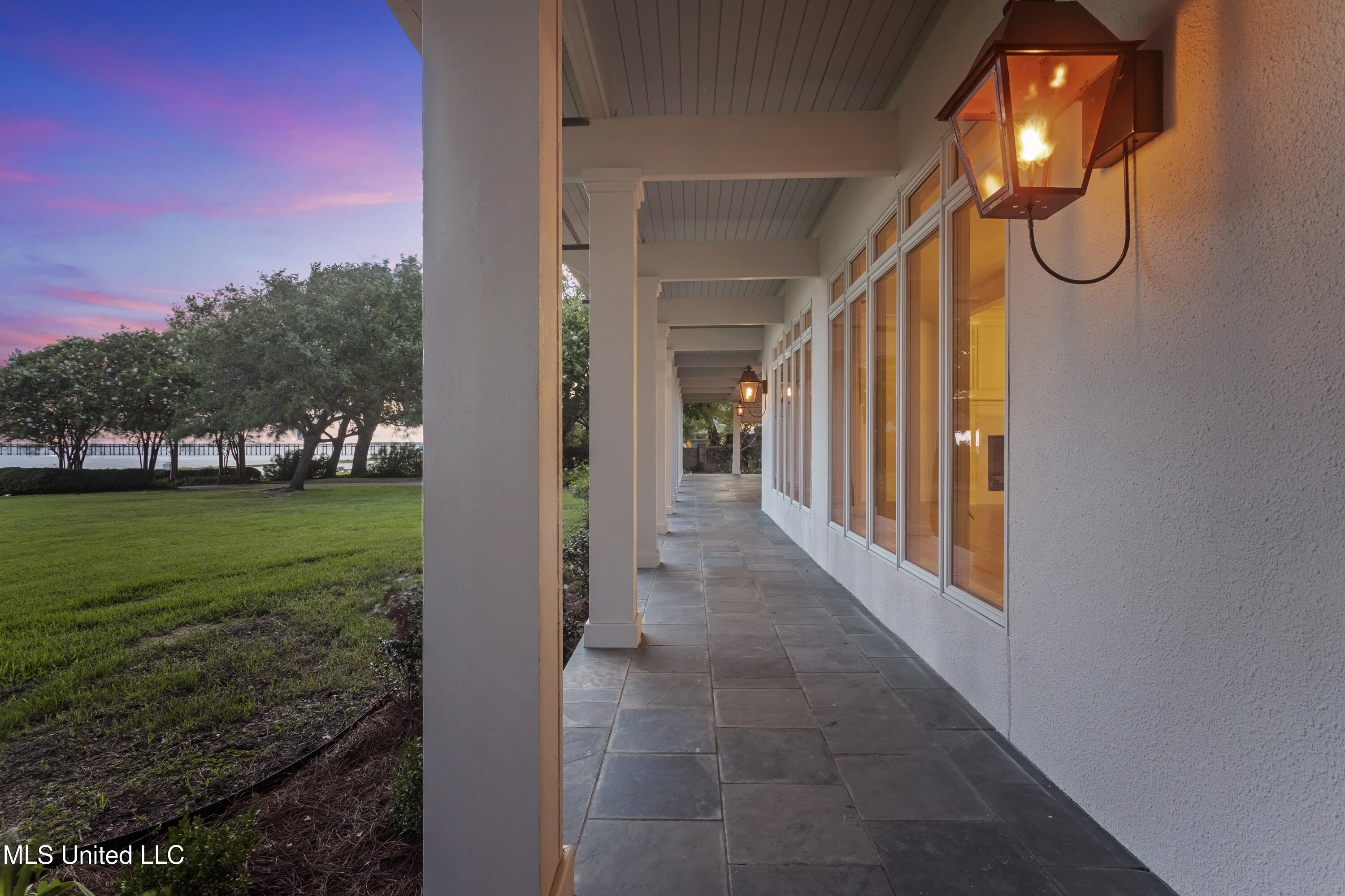 3007 Beach Boulevard