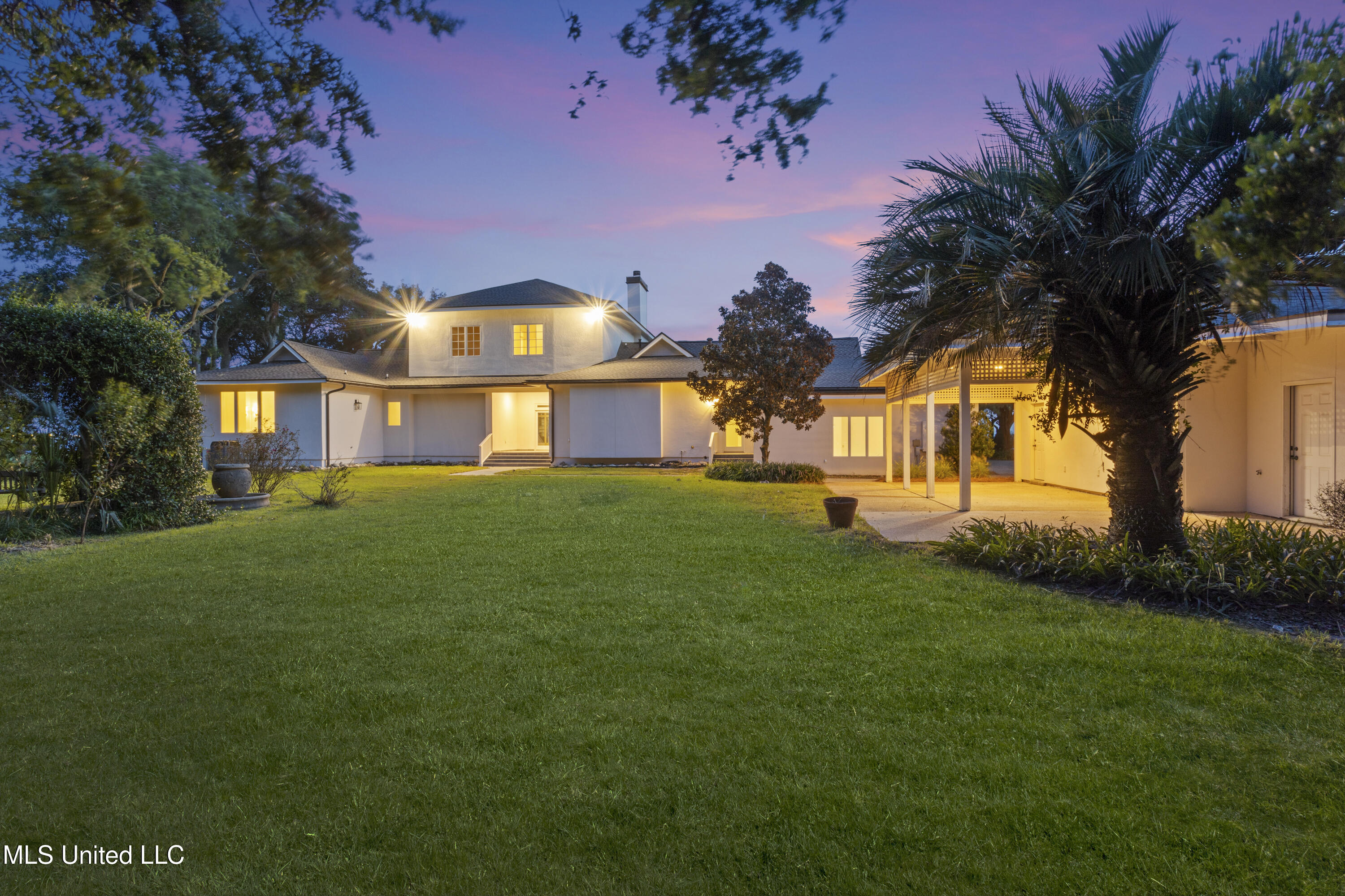 3007 Beach Boulevard