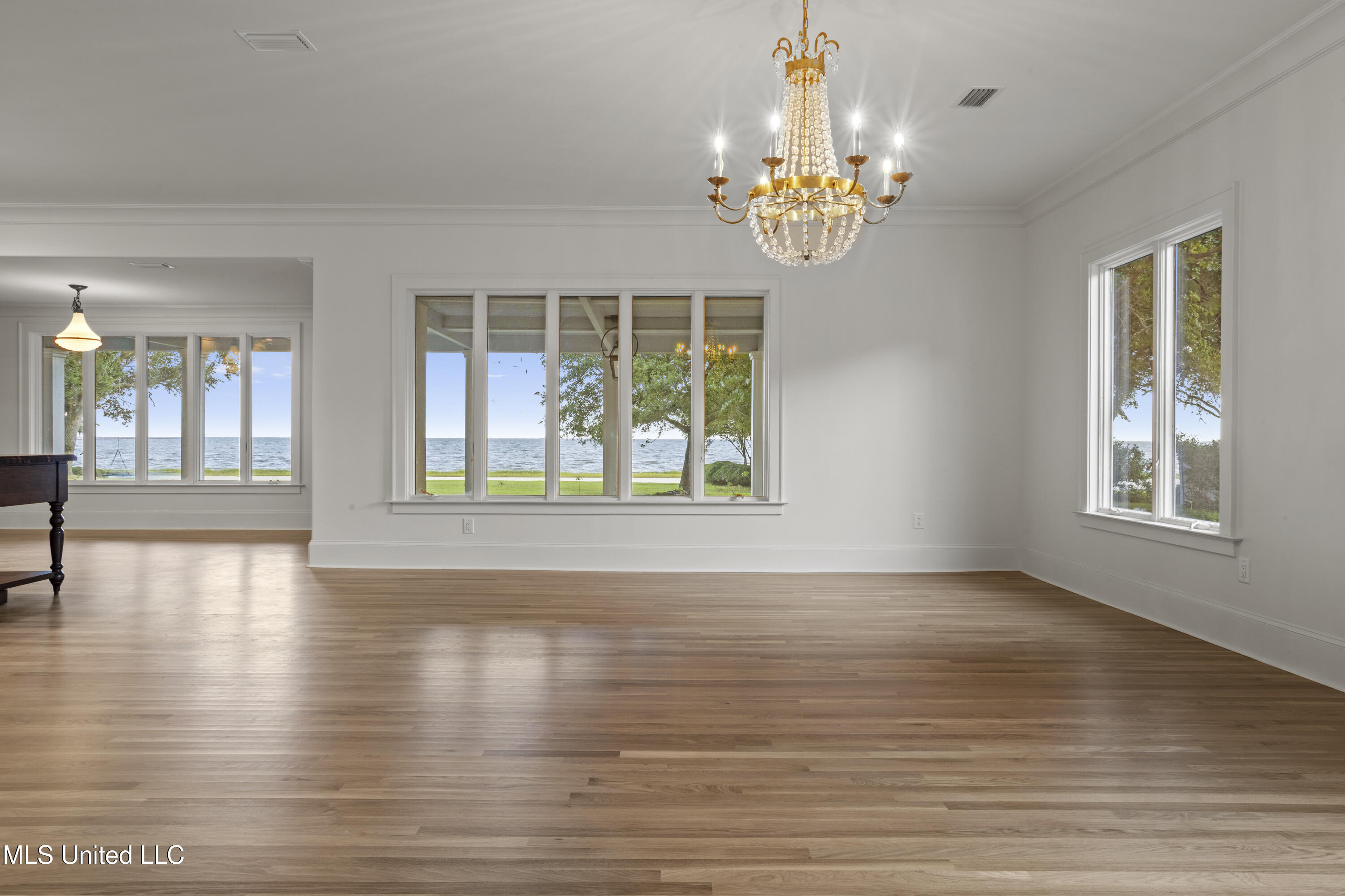 3007 Beach Boulevard